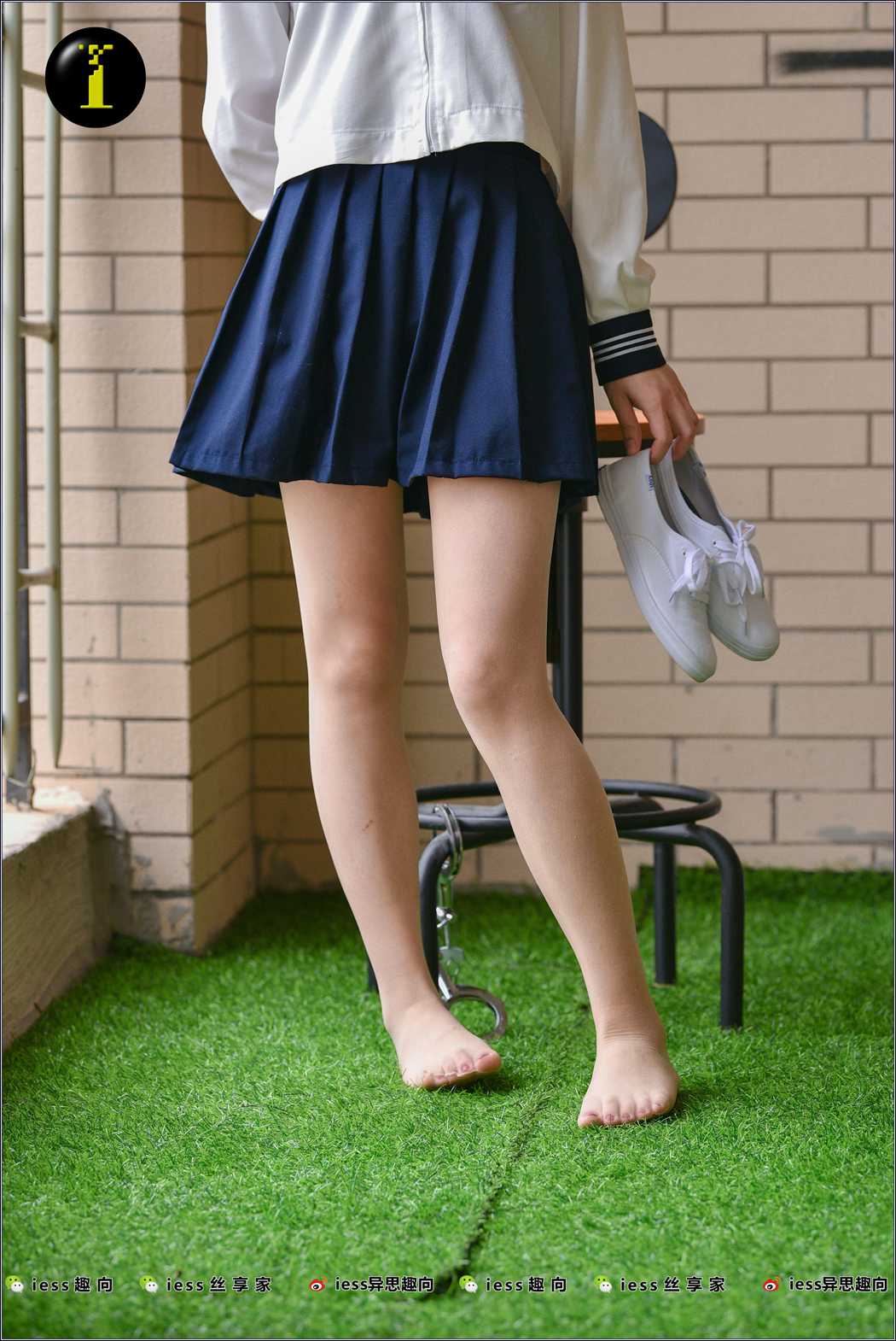 图片[31]-[IESS异思趣向] 普惠集 NO.007 广炎 JK服与小白鞋 在线浏览 – 速更版-美库