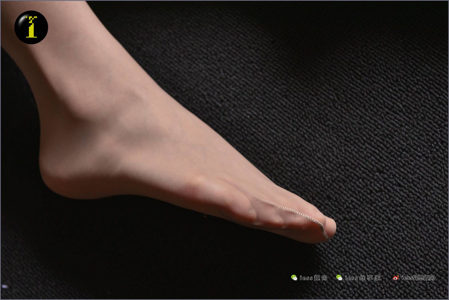 图片[18]-[IESS异思趣向] 普惠集 NO.012 暖暖 红色高跟鞋B-特写 在线浏览 – 速更版-美库