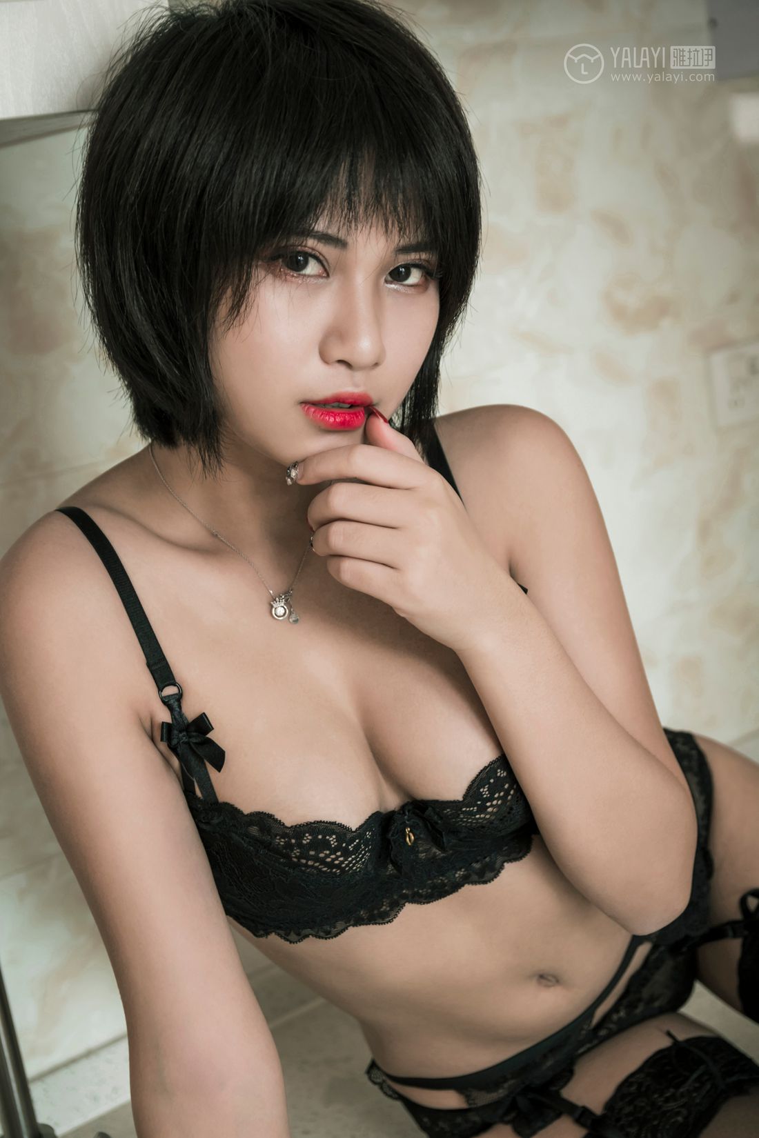 [YALAYI雅拉伊] 2019.04.09 No.240 黑蝴蝶 宝儿 在线浏览 – 雅色汇