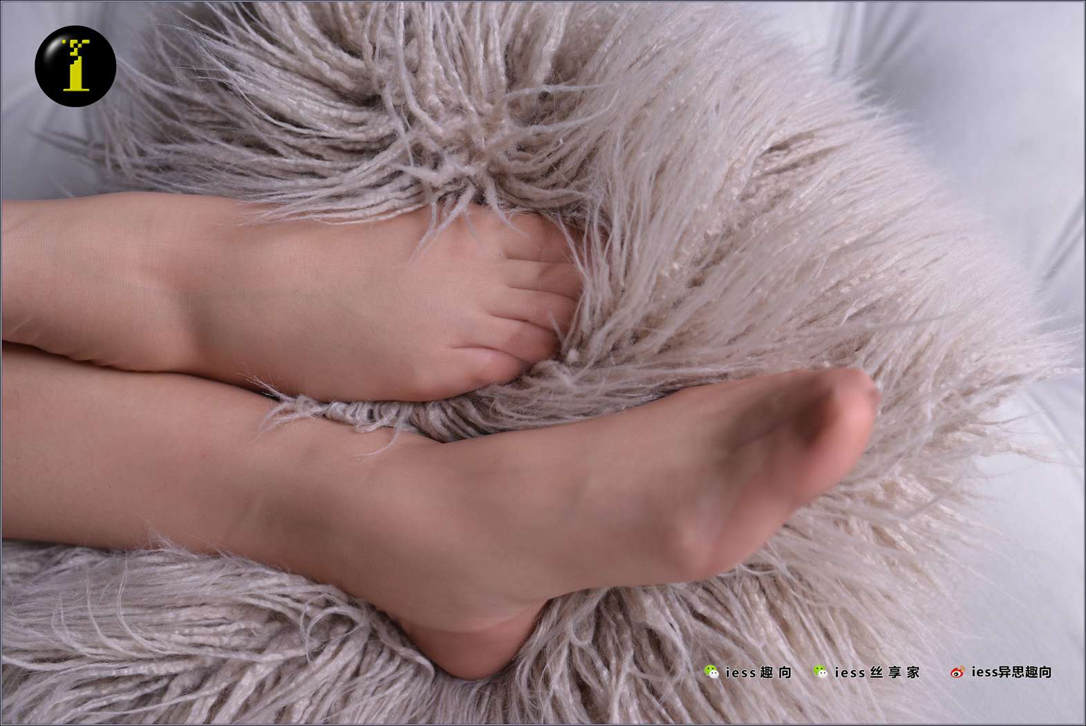 图片[21]-[IESS异思趣向] 普惠集 041-小捷 空姐的复古无弹力纯尼龙吊带袜（III） 在线浏览 – 速更版-美库