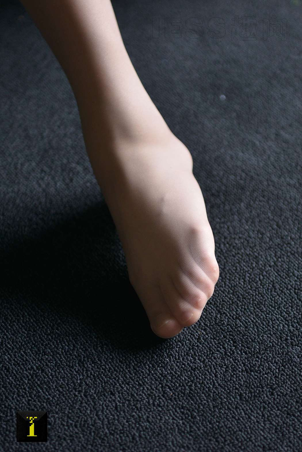 图片[43]-[IESS异思趣向] 普惠集 056-小捷 光影下的柔美（1）大特写 在线浏览 – 速更版-美库