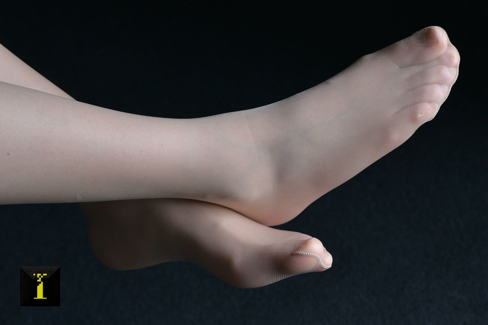 图片[3]-[IESS异思趣向] 普惠集 056-小捷 光影下的柔美（1）大特写 在线浏览 – 速更版-美库