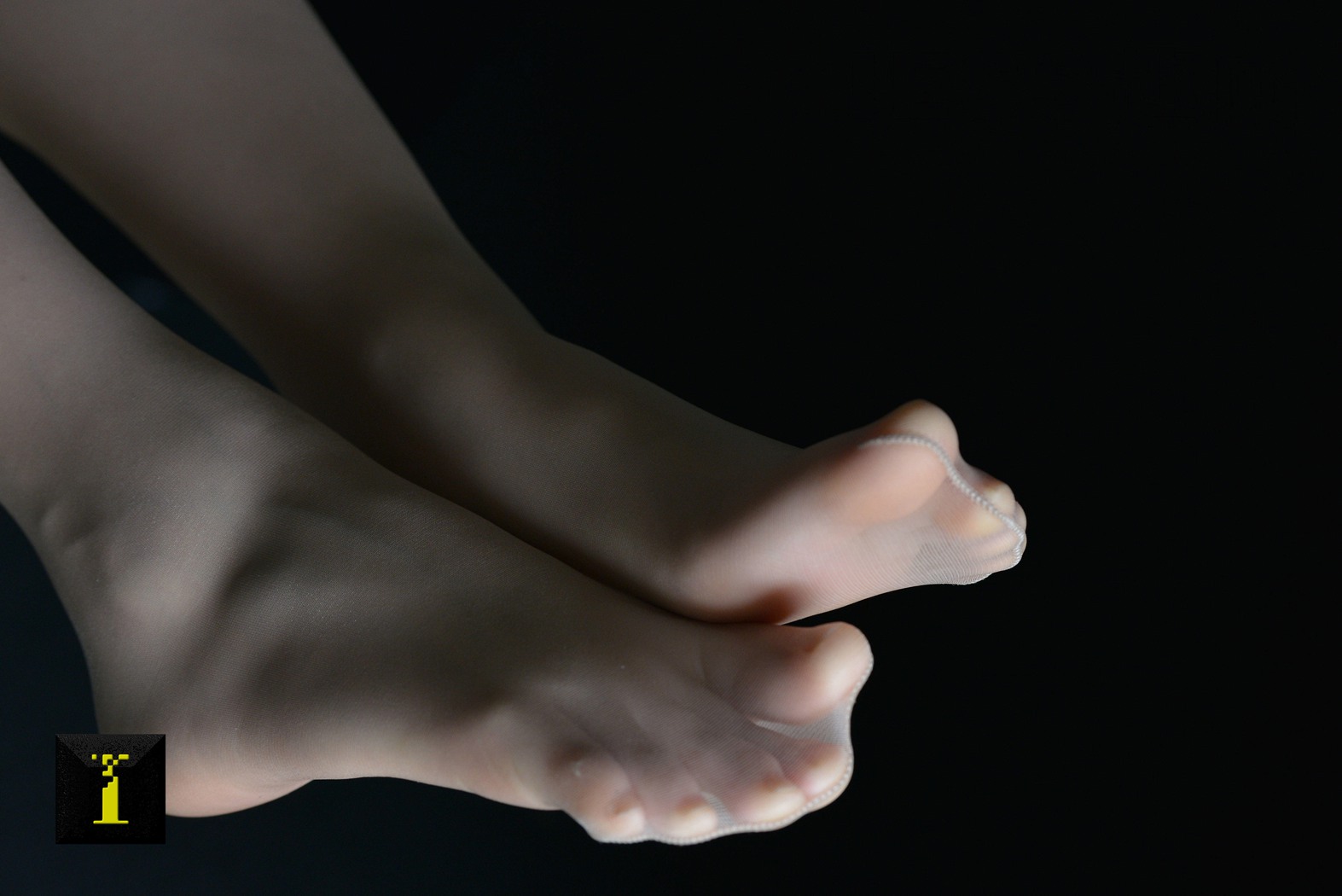 图片[18]-[IESS异思趣向] 普惠集 056-小捷 光影下的柔美（1）大特写 在线浏览 – 速更版-美库