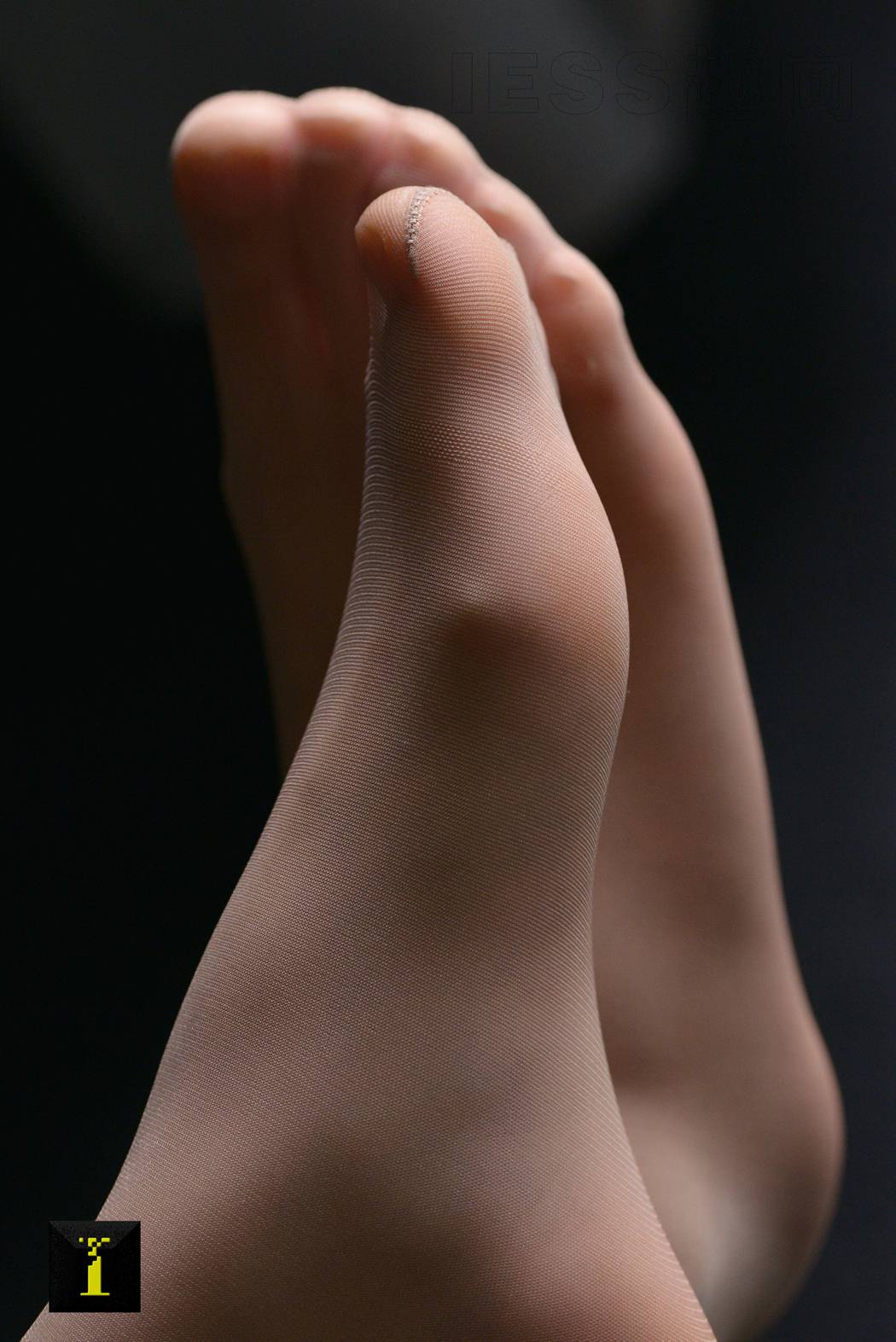 图片[82]-[IESS异思趣向] 普惠集 056-小捷 光影下的柔美（1）大特写 在线浏览 – 速更版-美库