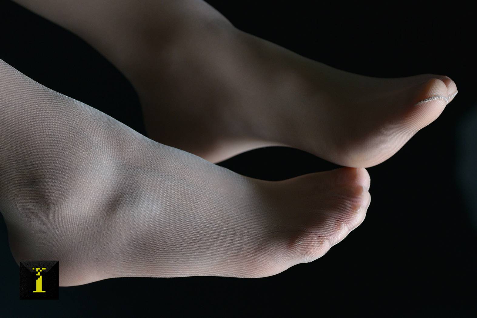 图片[14]-[IESS异思趣向] 普惠集 056-小捷 光影下的柔美（1）大特写 在线浏览 – 速更版-美库