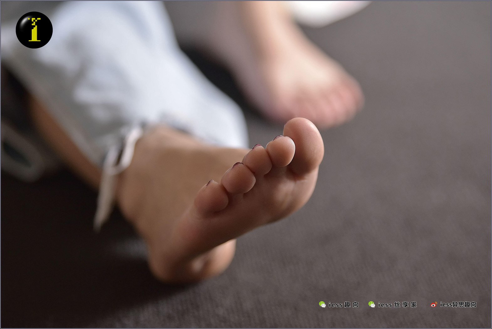 图片[12]-[IESS异思趣向] 普惠集 073 范美美-涂趾甲油 在线浏览 – 速更版-美库