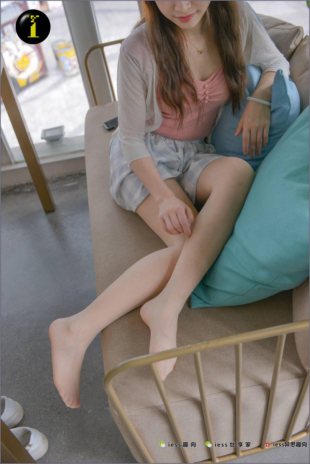 图片[81]-[IESS异思趣向] 普惠集 074 古典腿神小捷-小捷的小白鞋 在线浏览 – 速更版-美库
