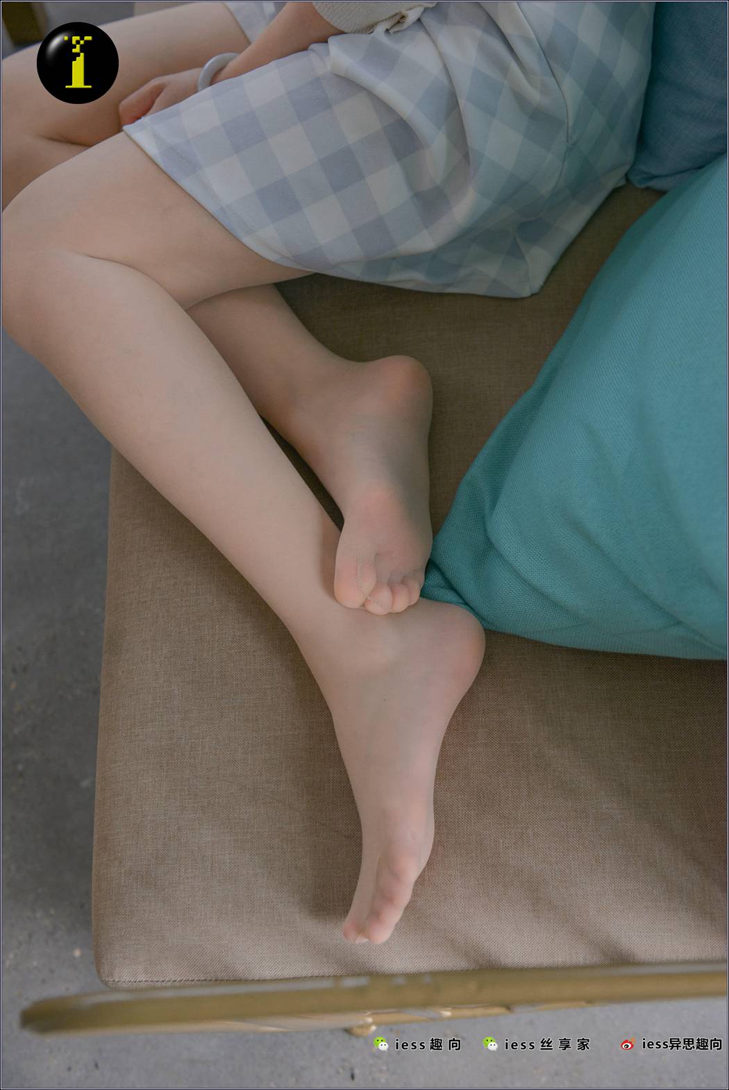 图片[69]-[IESS异思趣向] 普惠集 074 古典腿神小捷-小捷的小白鞋 在线浏览 – 速更版-美库
