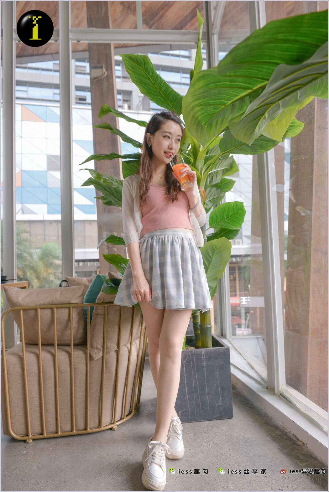 图片[56]-[IESS异思趣向] 普惠集 074 古典腿神小捷-小捷的小白鞋 在线浏览 – 速更版-美库