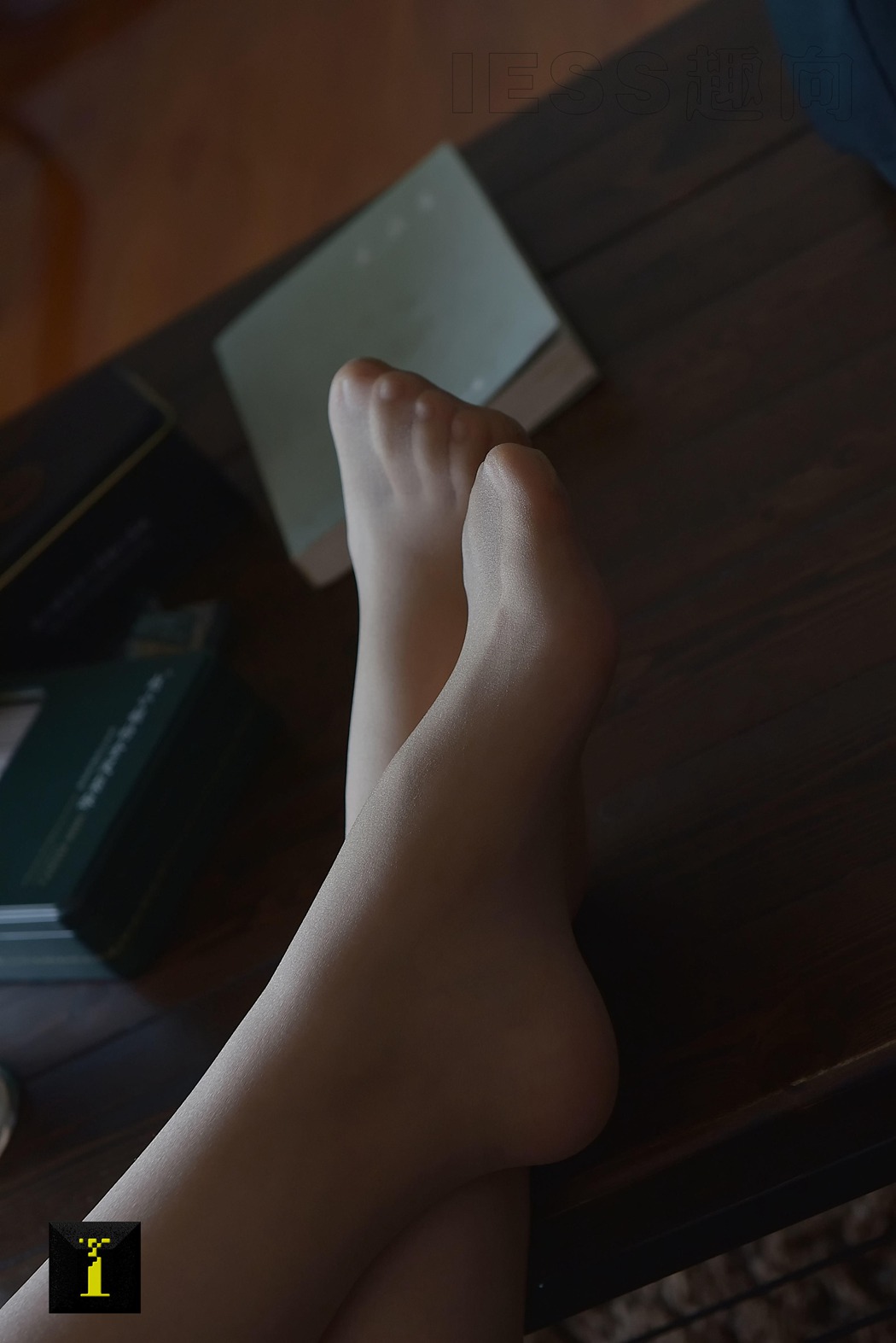 图片[4]-[IESS异思趣向] 普惠集 110 馨月-馨月的肉丝足 在线浏览 – 速更版-美库