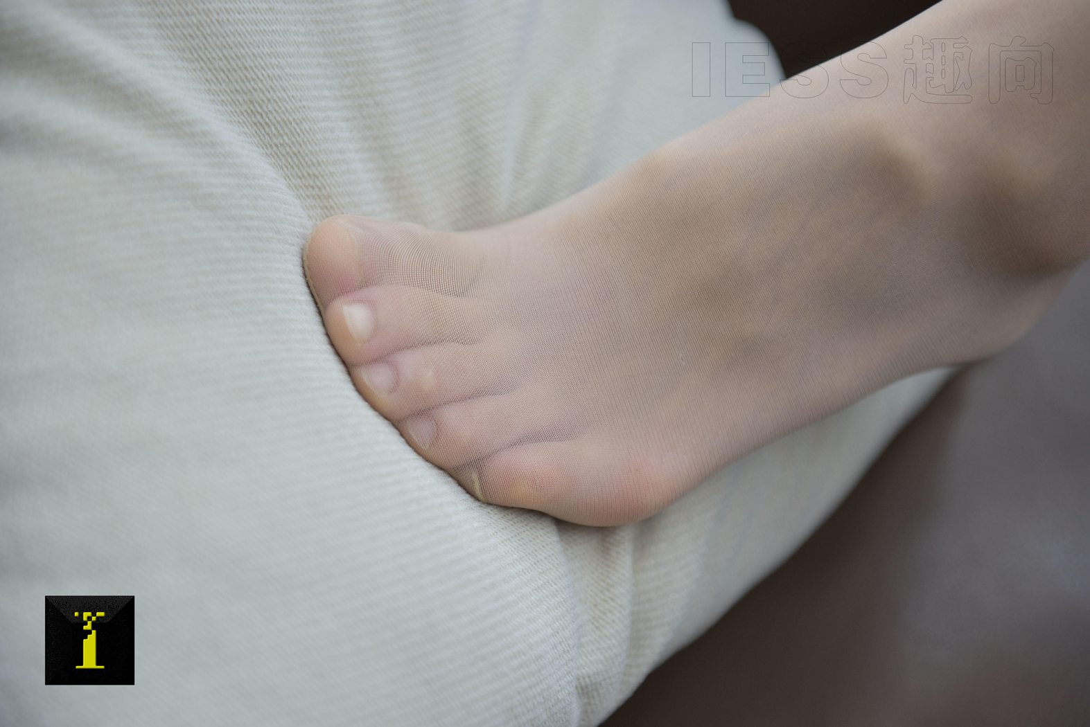 图片[18]-[IESS异思趣向] 普惠集 106-小六、丝足底、肉丝特写 在线浏览 – 速更版-美库