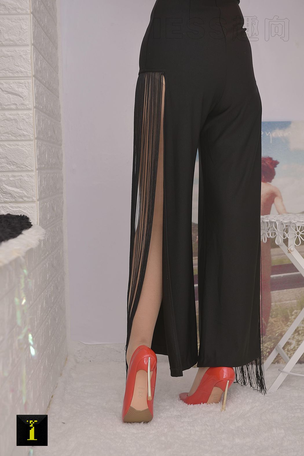 图片[3]-[IESS异思趣向] 普惠集 120 – 别人家的模特 – 肉感 在线浏览 – 速更版-美库