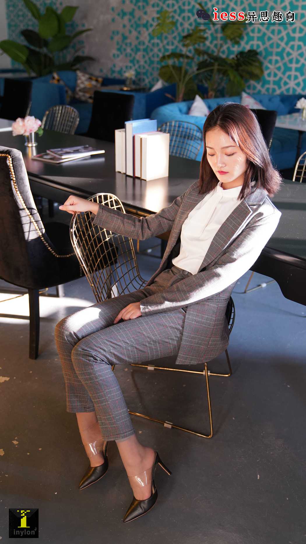 图片[33]-[IESS异思趣向] 普惠集 131 – 格格的短灰丝 在线浏览 – 速更版-美库