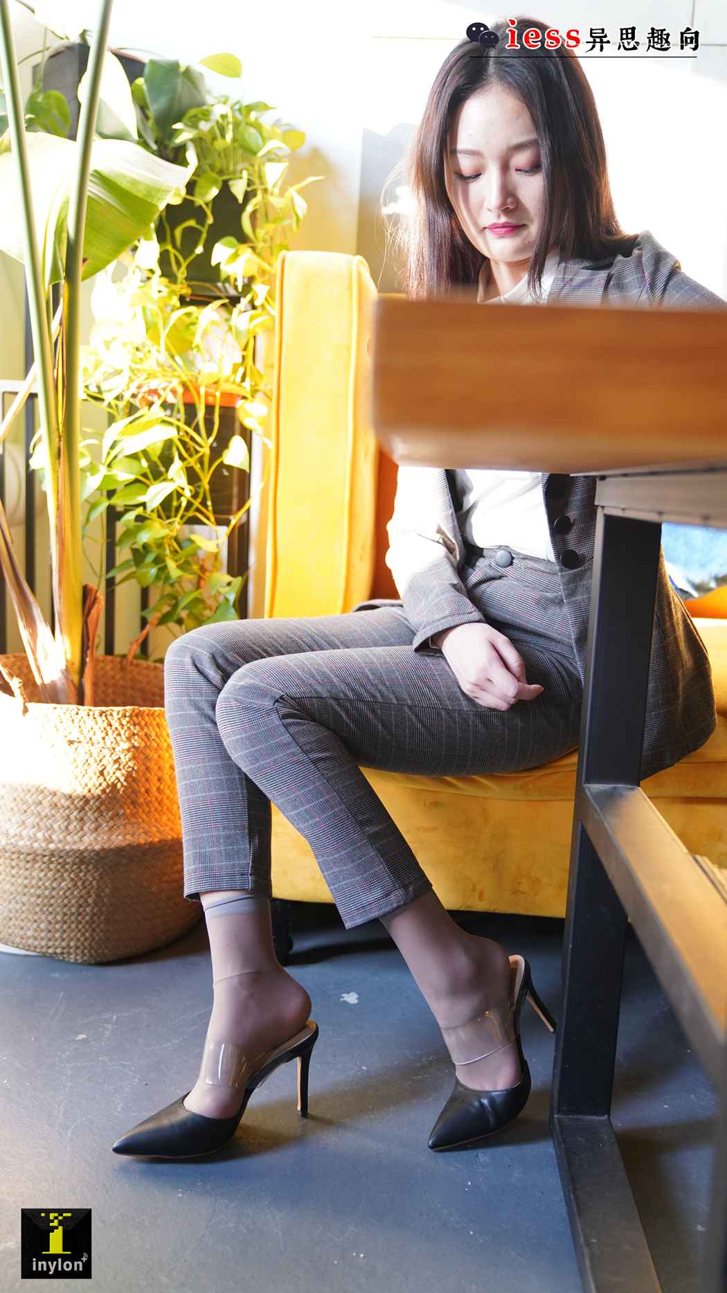 图片[44]-[IESS异思趣向] 普惠集 132-格格 精彩的短灰丝特写 在线浏览 – 速更版-美库