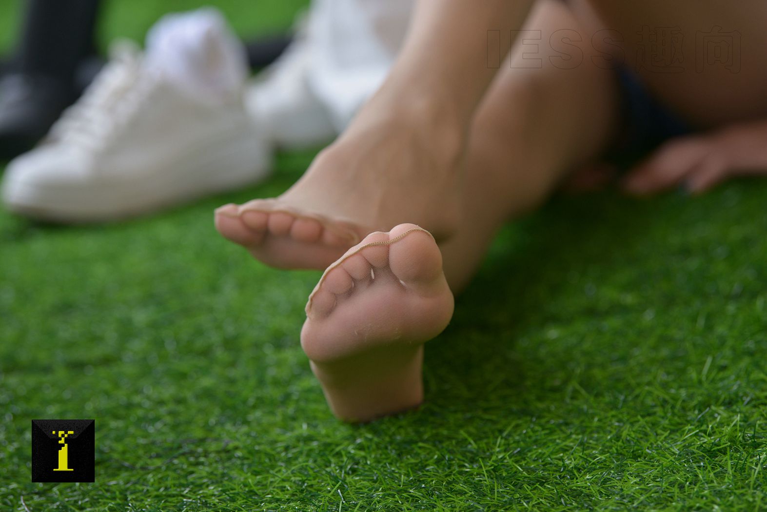 图片[33]-[IESS异思趣向] 普惠集 125 -茜 – 浓密的脚毛  在线浏览 – 速更版-美库