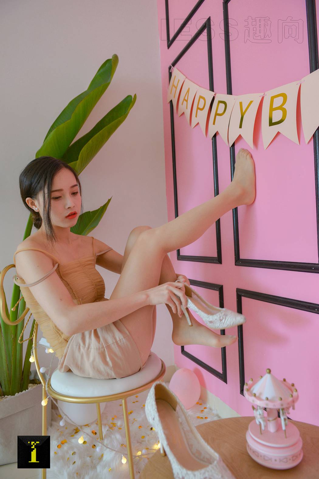 图片[64]-[IESS异思趣向] 普惠集 142-小羽的肉丝 2 在线浏览 – 速更版-美库