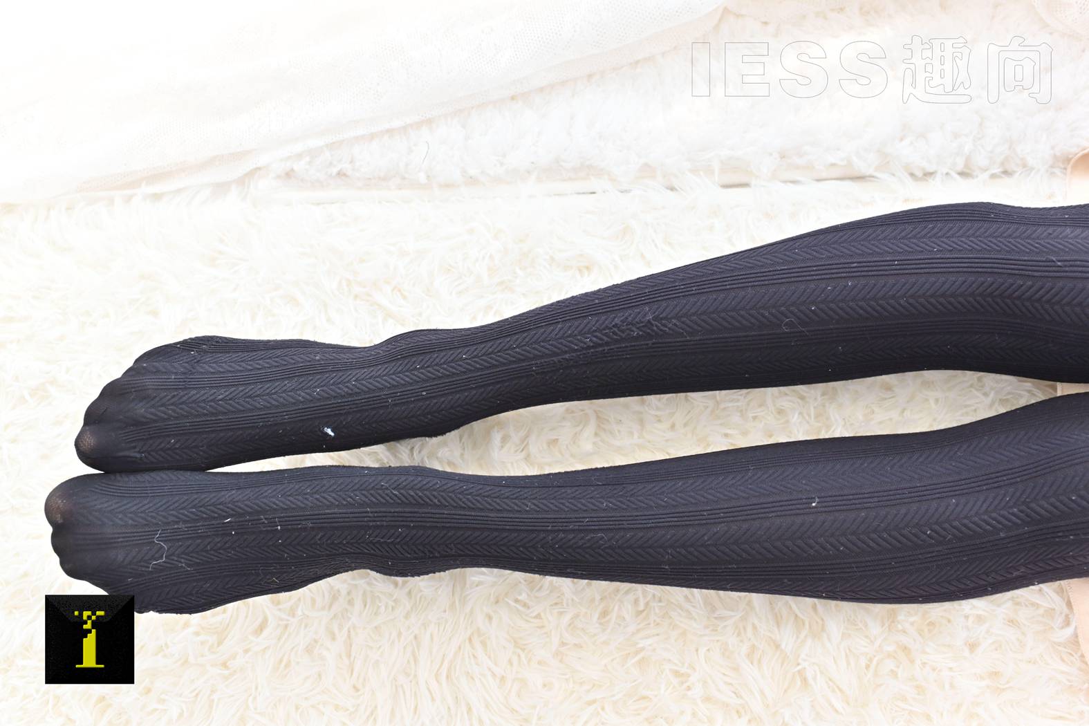 图片[37]-[IESS异思趣向] 普惠集 140-厚袜子 在线浏览 – 速更版-美库