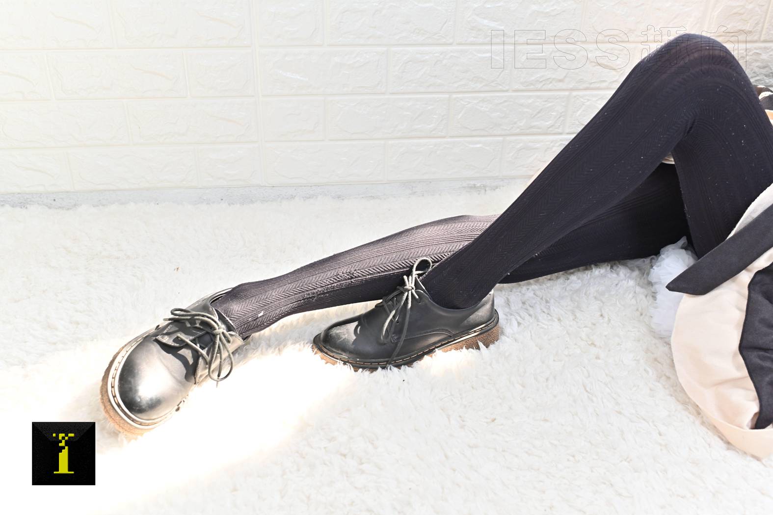 图片[48]-[IESS异思趣向] 普惠集 140-厚袜子 在线浏览 – 速更版-美库