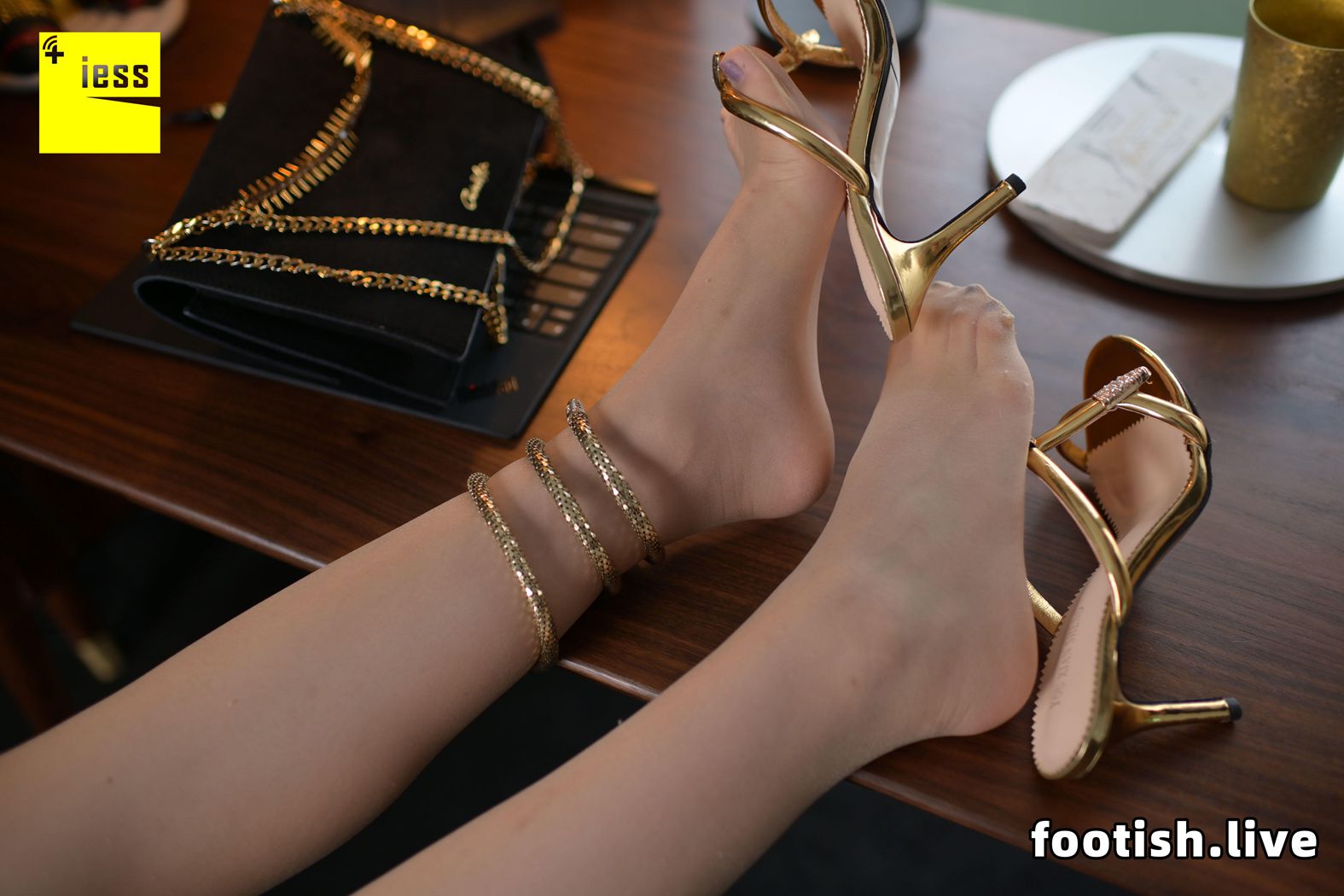 图片[82]-[IESS异思趣向] 普惠集 146 丢丢 丢丢的脚 在线浏览 – 速更版-美库