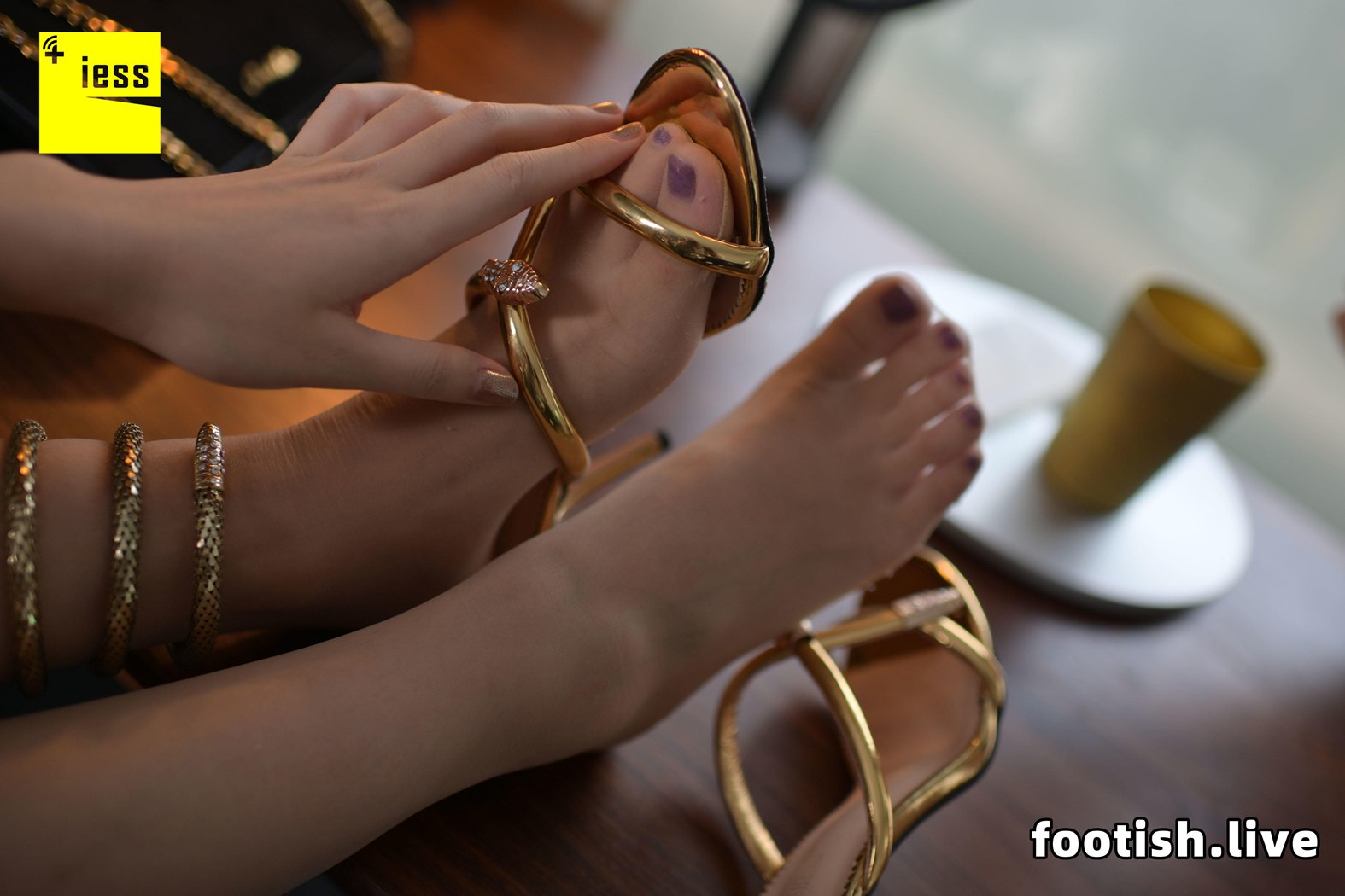 图片[24]-[IESS异思趣向] 普惠集 146 丢丢 丢丢的脚 在线浏览 – 速更版-美库