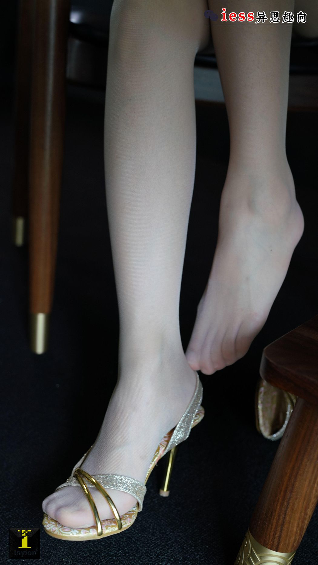 图片[69]-[IESS异思趣向] 普惠集 154 小捷-桌下乾坤 在线浏览 – 速更版-美库