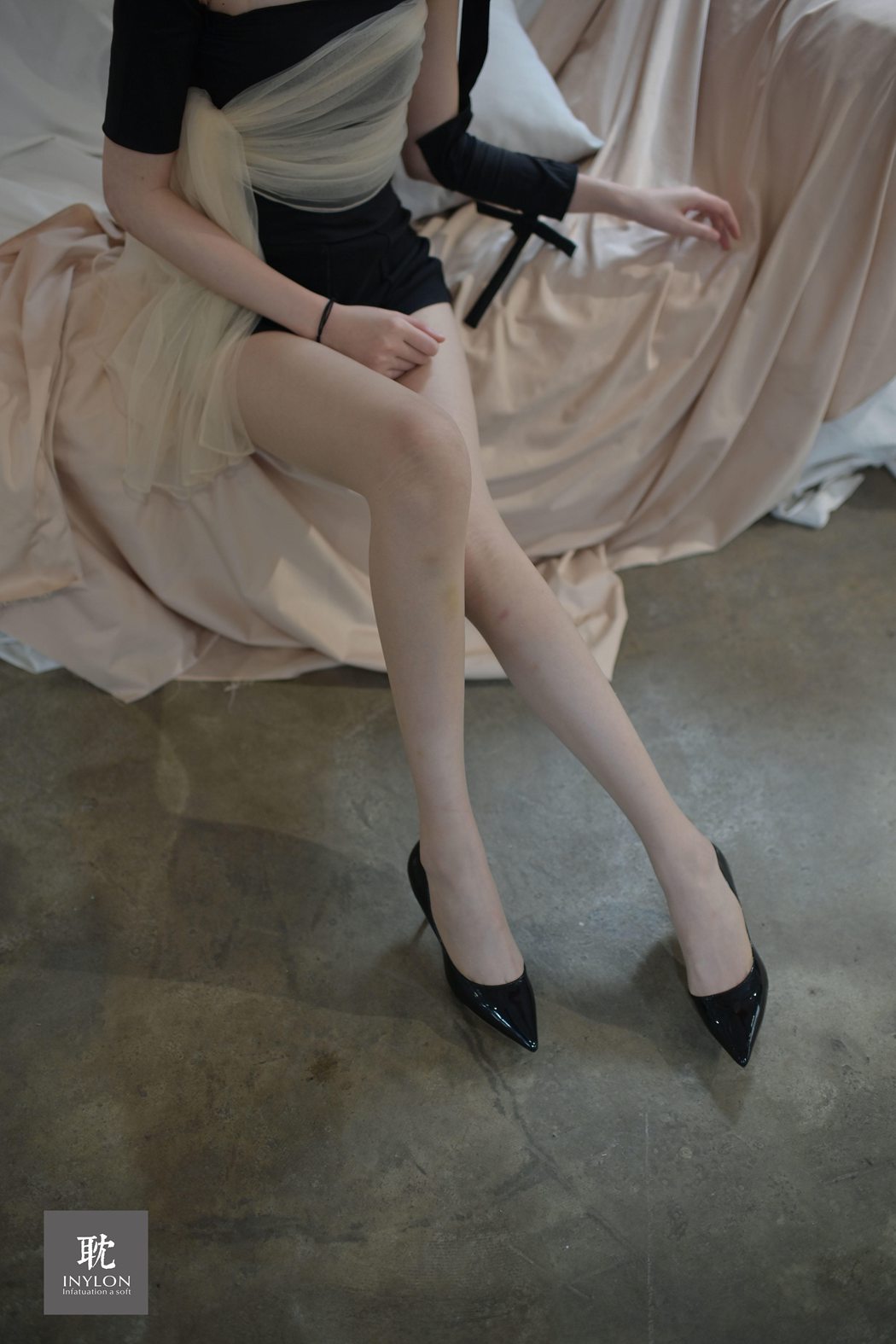 图片[39]-[IESS异思趣向] 普惠集 176 – 腿霸的时常随拍 在线浏览 – 速更版-美库