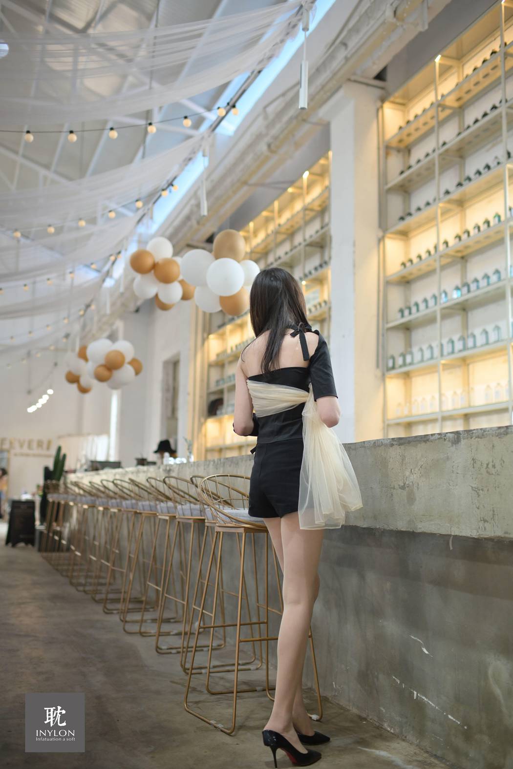 图片[17]-[IESS异思趣向] 普惠集 176 – 腿霸的时常随拍 在线浏览 – 速更版-美库