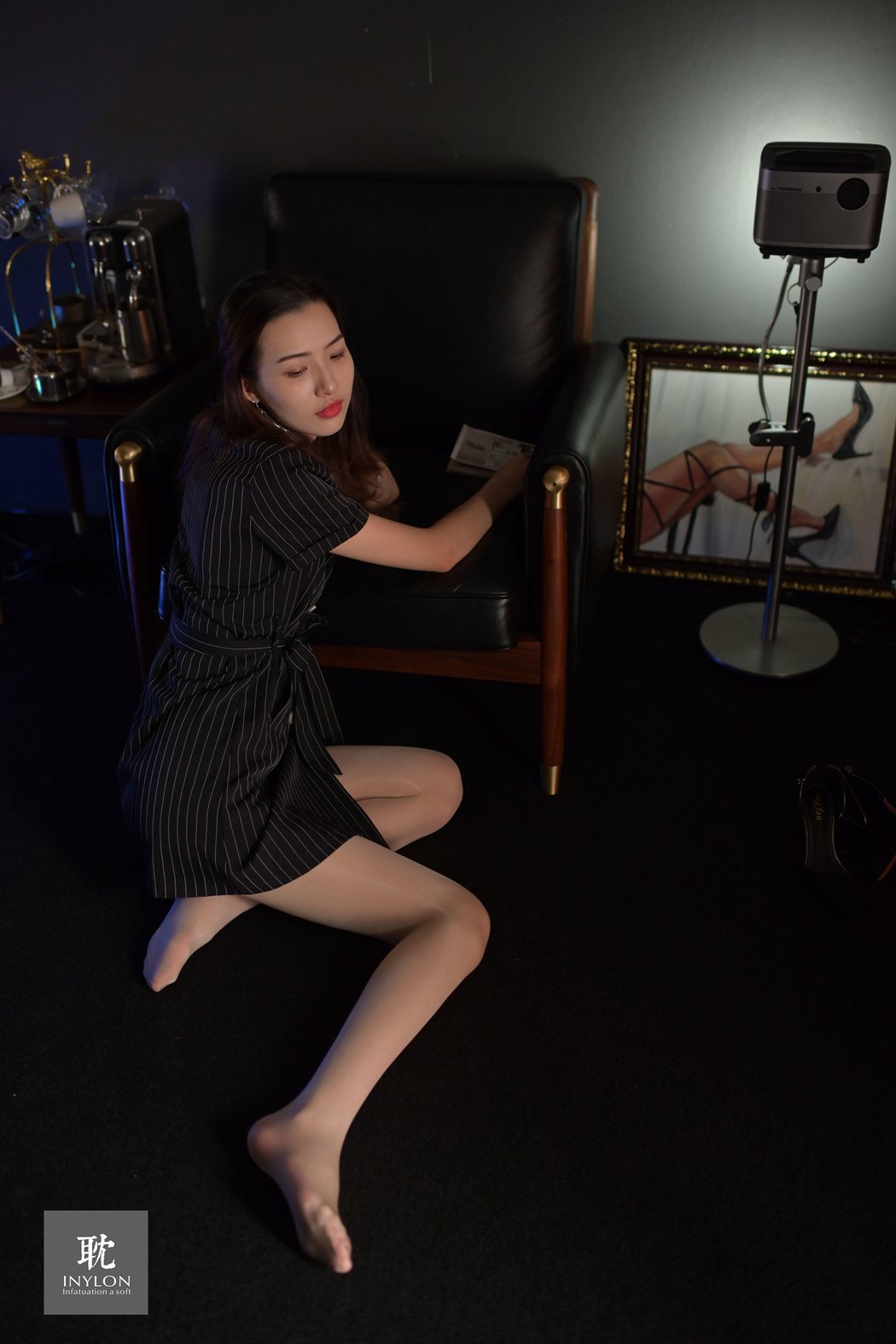 图片[53]-[IESS异思趣向] 普惠集 181-大妞的马油袜II  在线浏览 – 速更版-美库