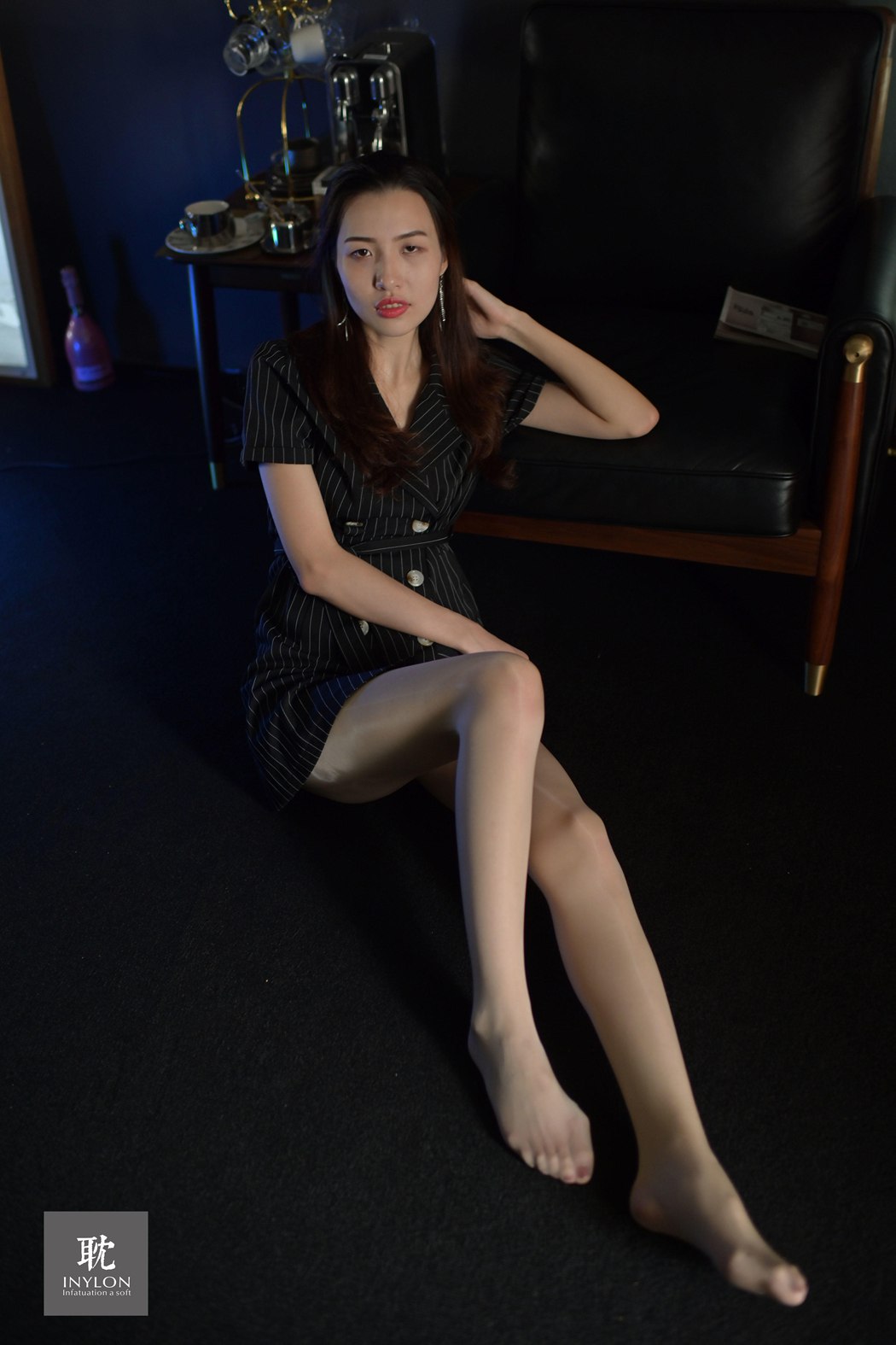 图片[74]-[IESS异思趣向] 普惠集 181-大妞的马油袜II  在线浏览 – 速更版-美库