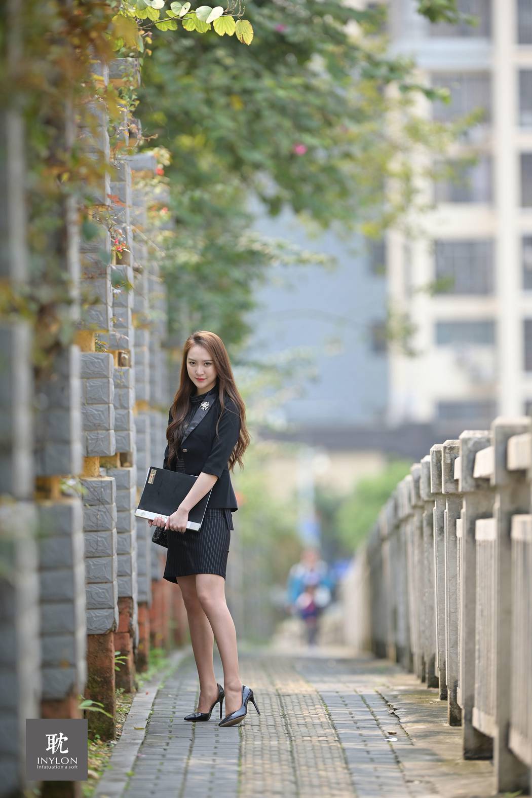 图片[32]-[IESS异思趣向] 普惠集 177 特别版- 跟拍上班的云芝 在线浏览 – 速更版-美库