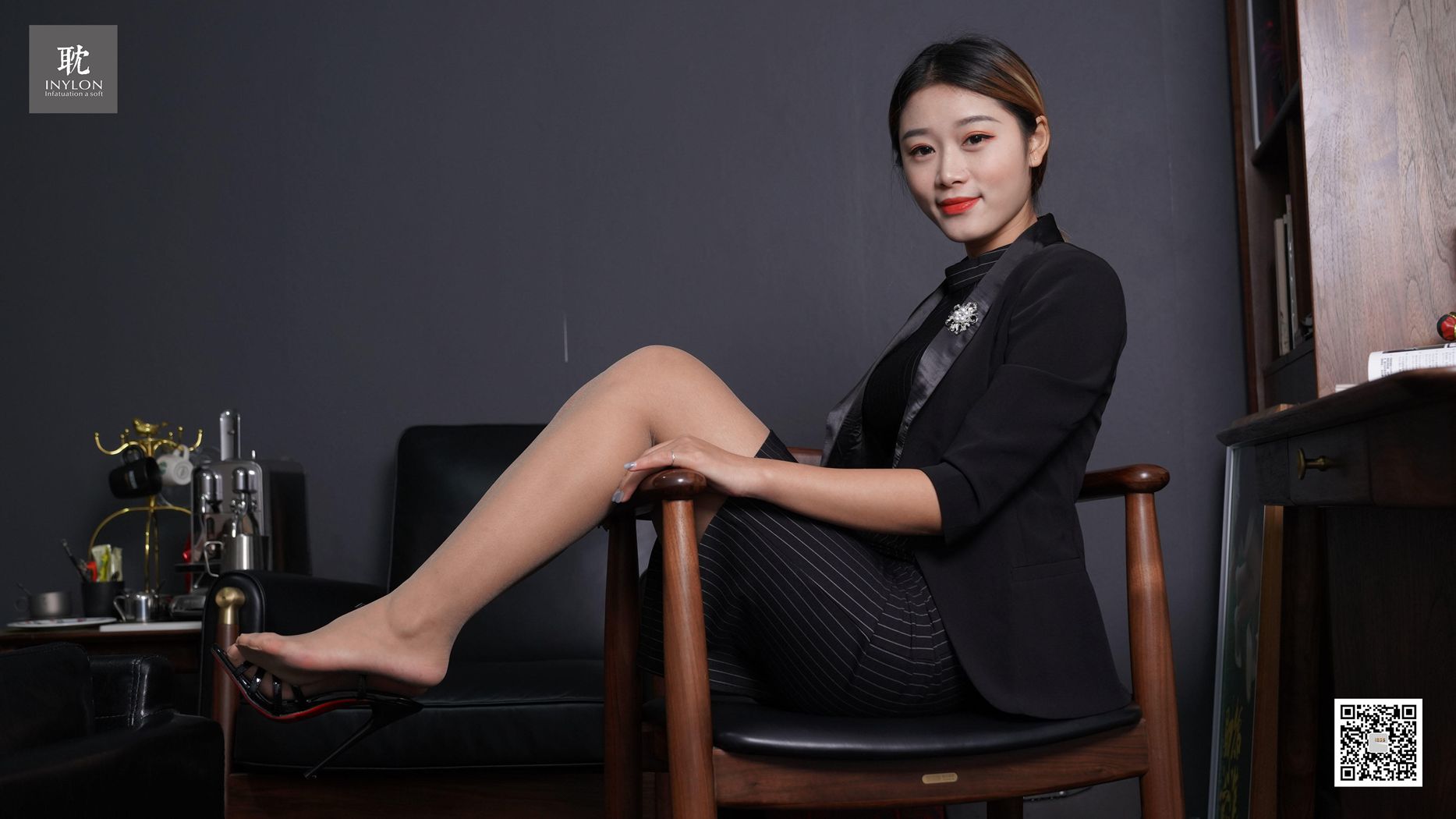 图片[84]-[IESS异思趣向] 普惠集 184 -开朗的职业装女士 在线浏览 – 速更版-美库