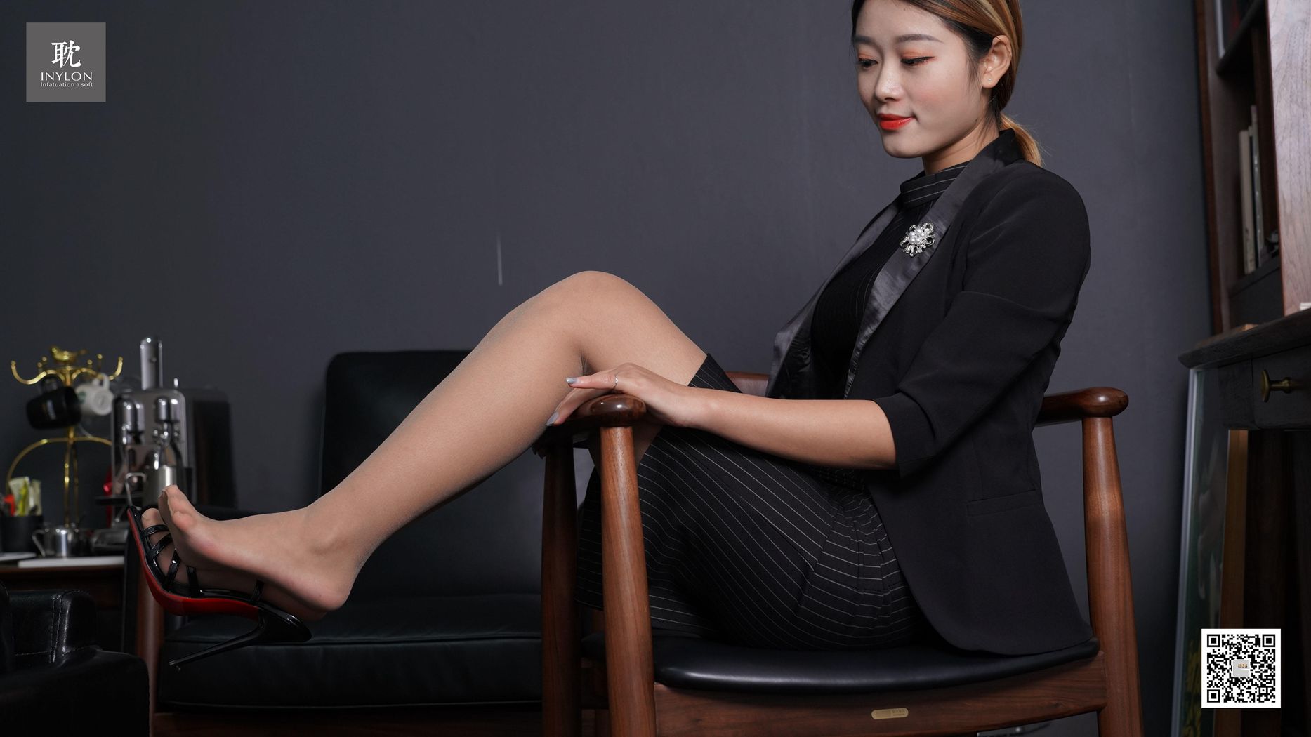 图片[57]-[IESS异思趣向] 普惠集 184 -开朗的职业装女士 在线浏览 – 速更版-美库