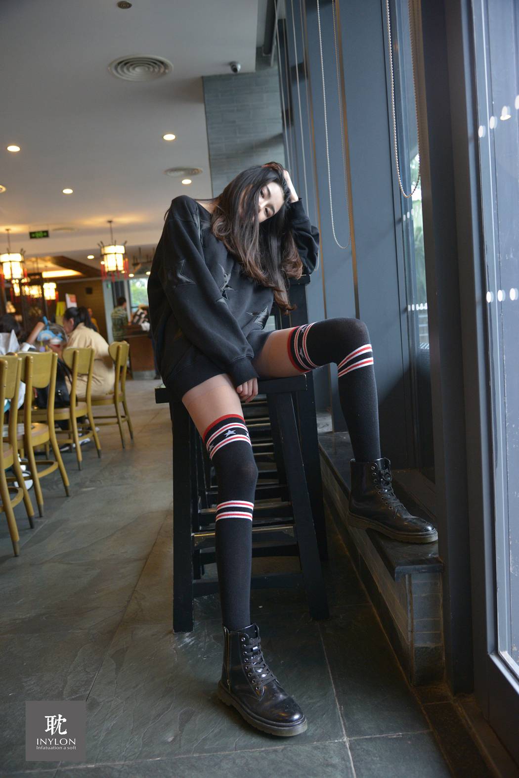 图片[92]-[IESS异思趣向] 普惠集198 – 瘦长的非主流丝腿 在线浏览 – 速更版-美库