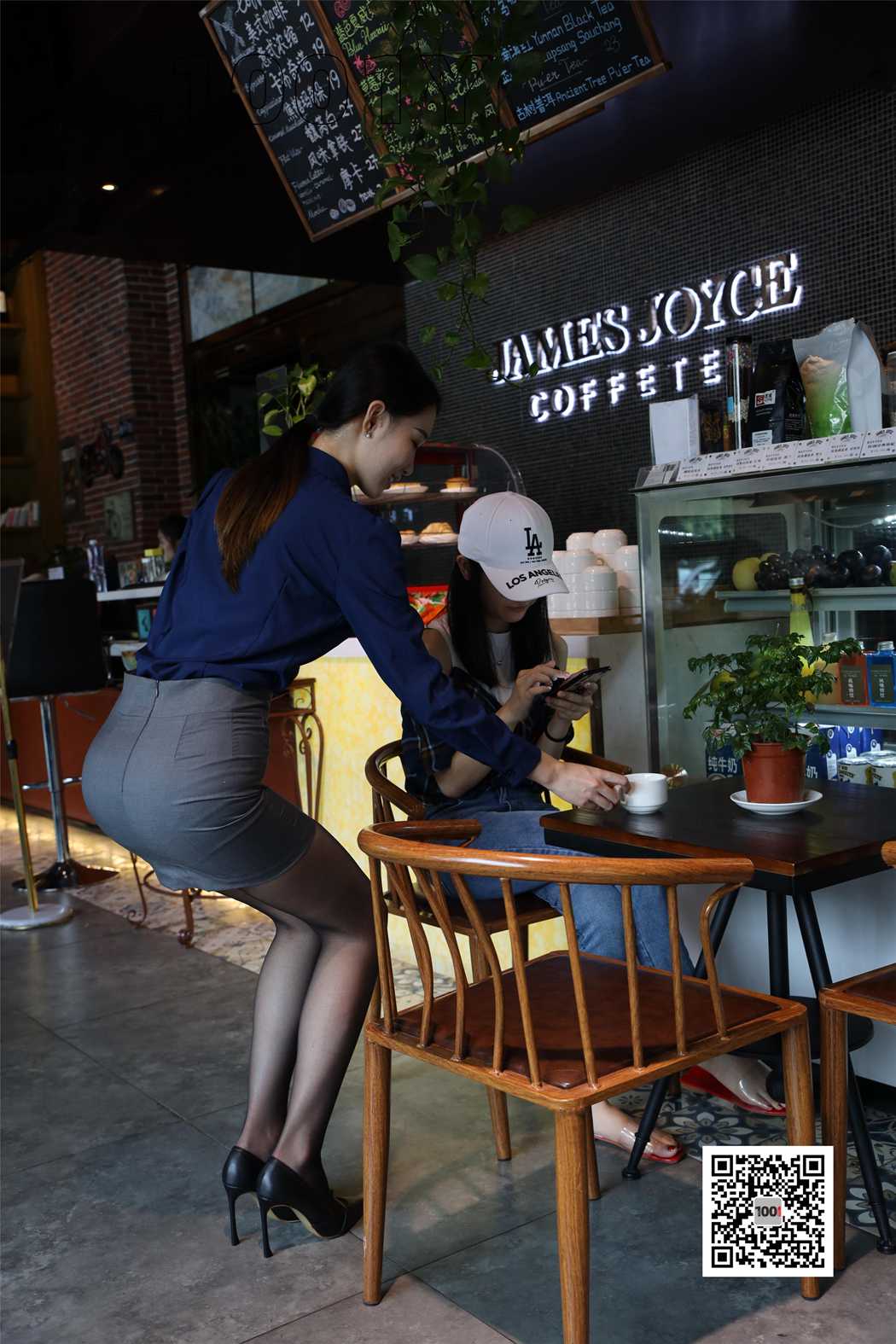 图片[64]-[IESS异思趣向] 一千零一夜 NO.045 腿腿《餐厅的服务员2》在线浏览 – 速更版-美库