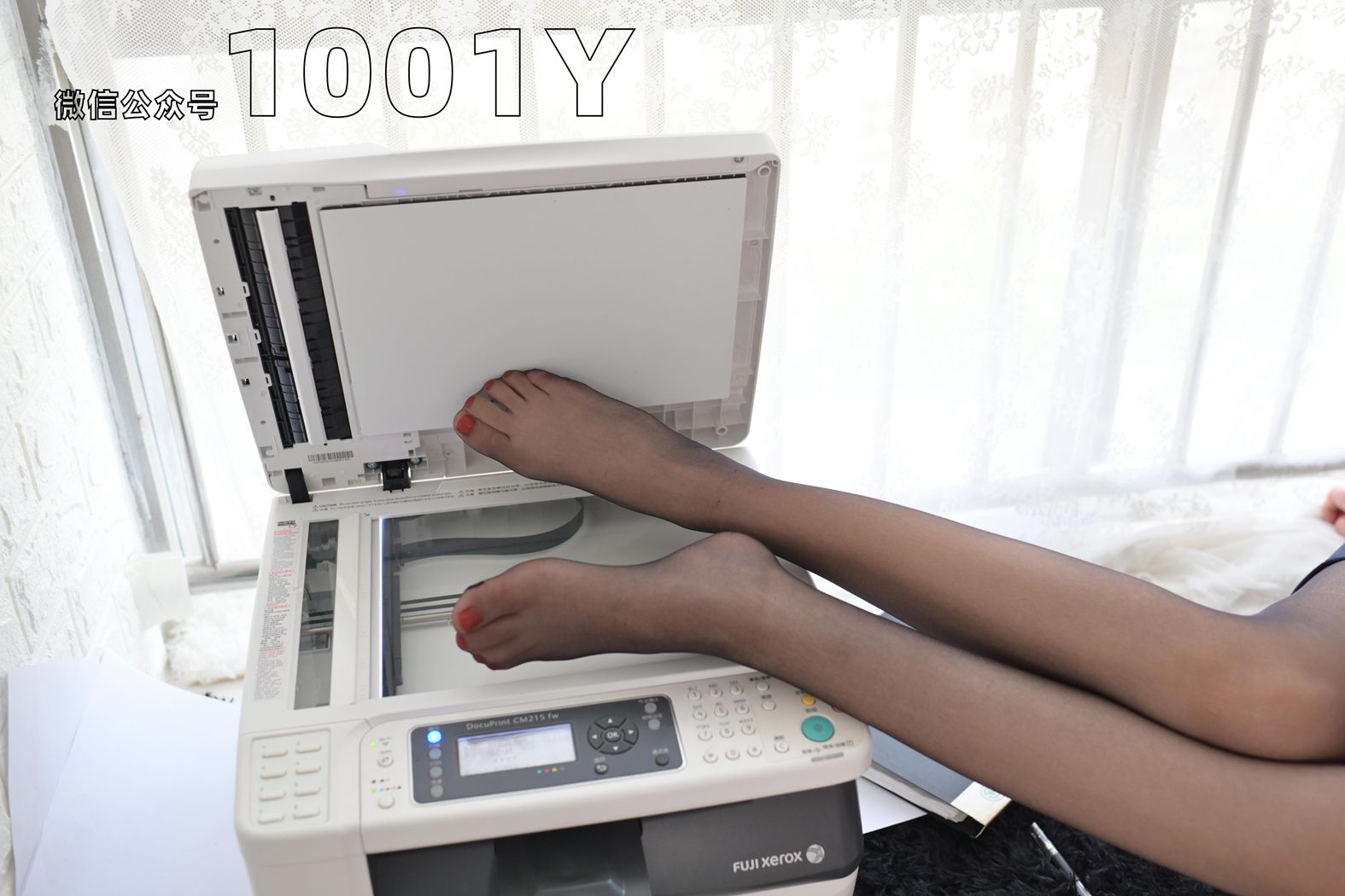 图片[22]-[IESS异思趣向] 一千零一夜 NO.049 西瓜《我的小秘书3》在线浏览 – 速更版-美库