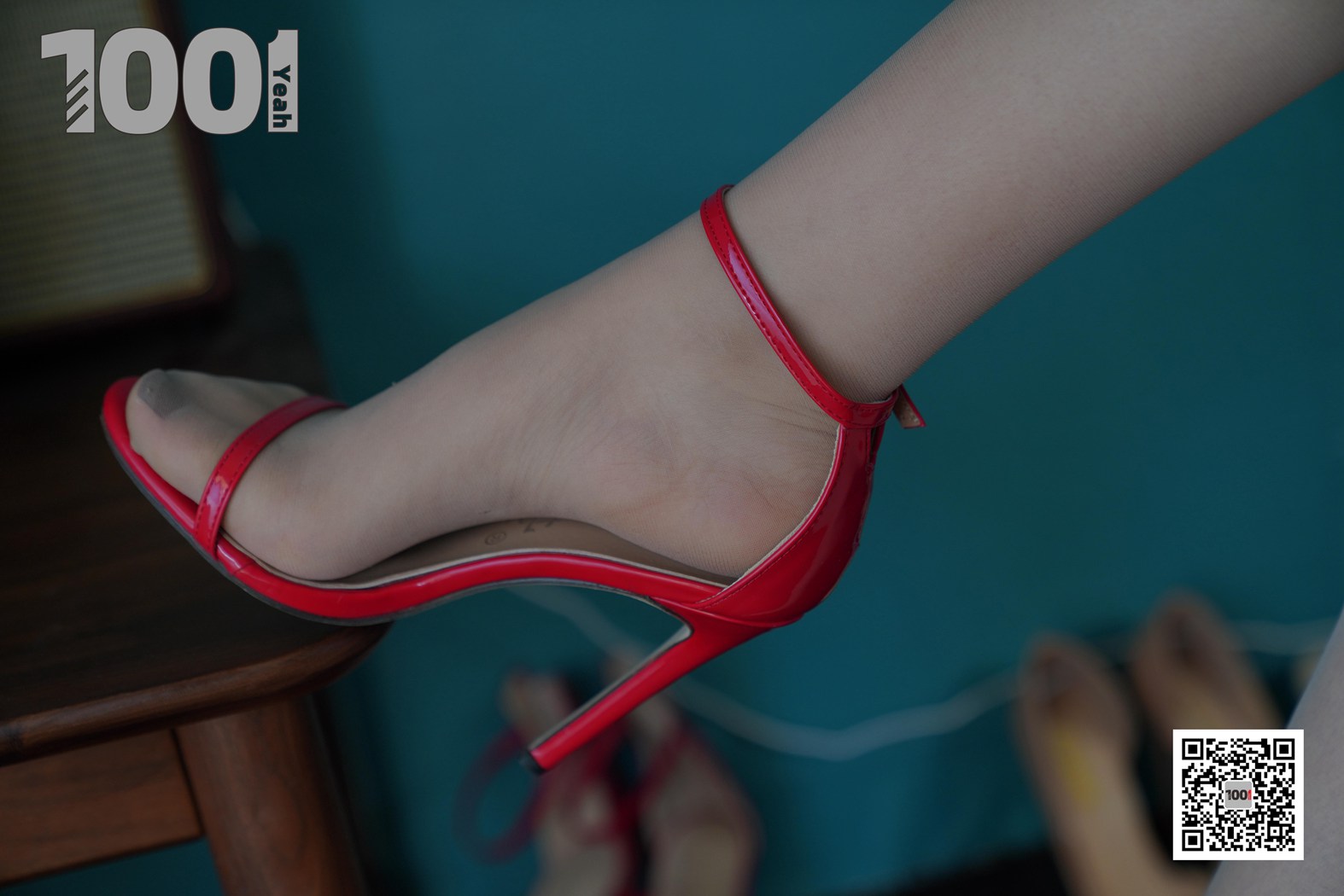 图片[30]-[IESS异思趣向] 一千零一夜 NO.096 西瓜《浓缩胶囊》圣诞特辑1 在线浏览 – 速更版-美库