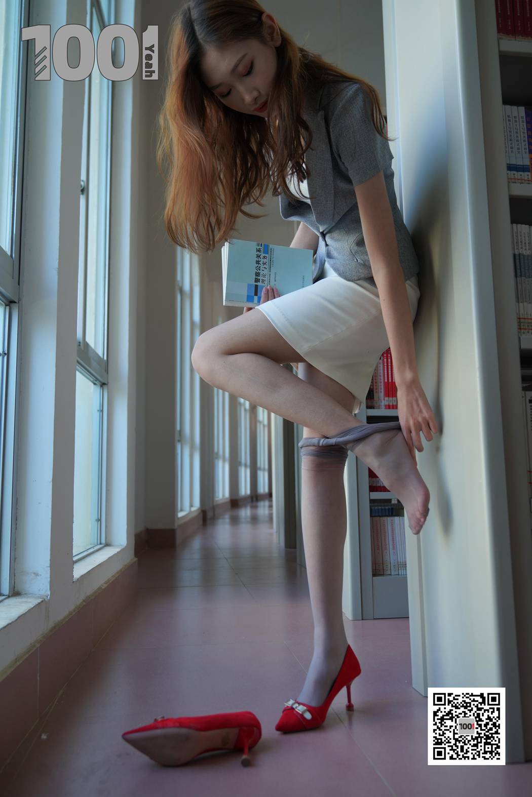 图片[25]-[IESS异思趣向] 一千零一夜 NO.094 草莓《新来的实习老师4》在线浏览 – 速更版-美库