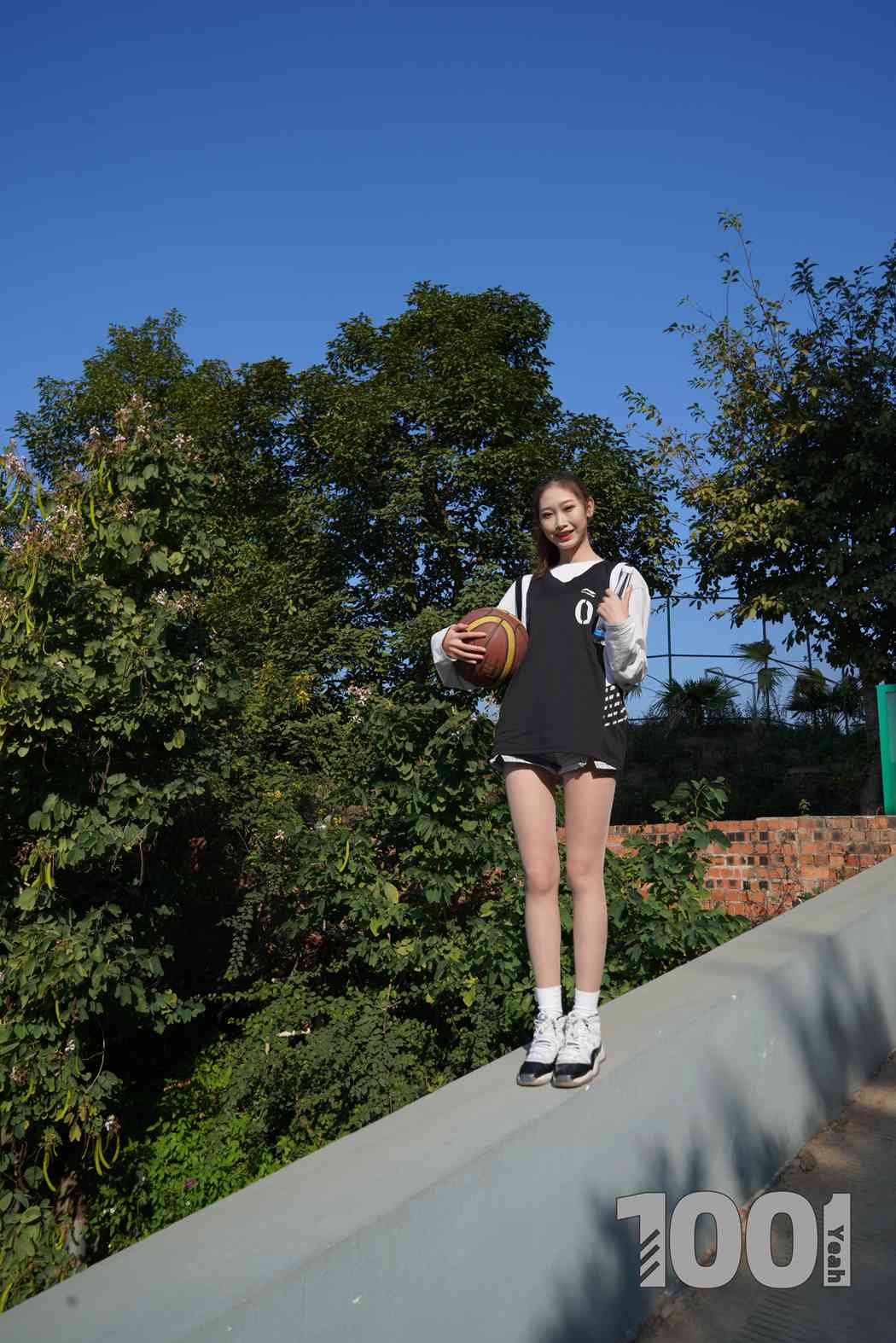 图片[81]-[IESS异思趣向] 一千零一夜 NO.105 草莓《陪女朋友打篮球1》在线浏览 – 速更版-美库