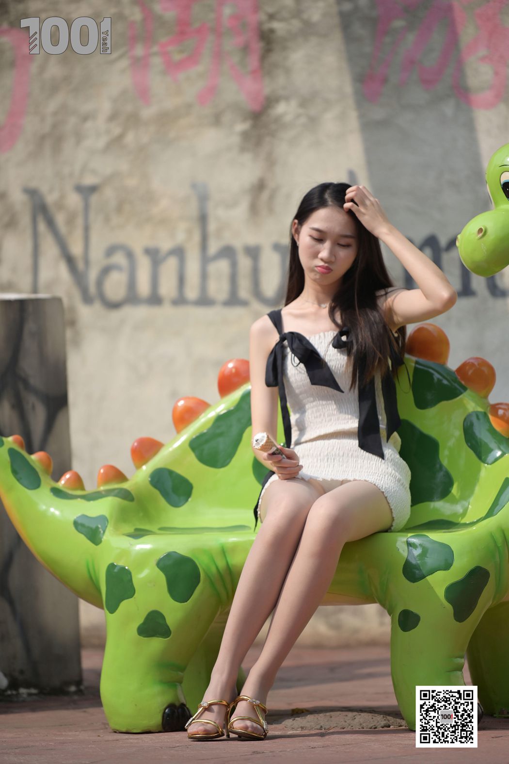 图片[32]-[IESS异思趣向] 一千零一夜 NO.102 腿腿《妈妈，那个姐姐有冰淇淋3》在线浏览 – 速更版-美库