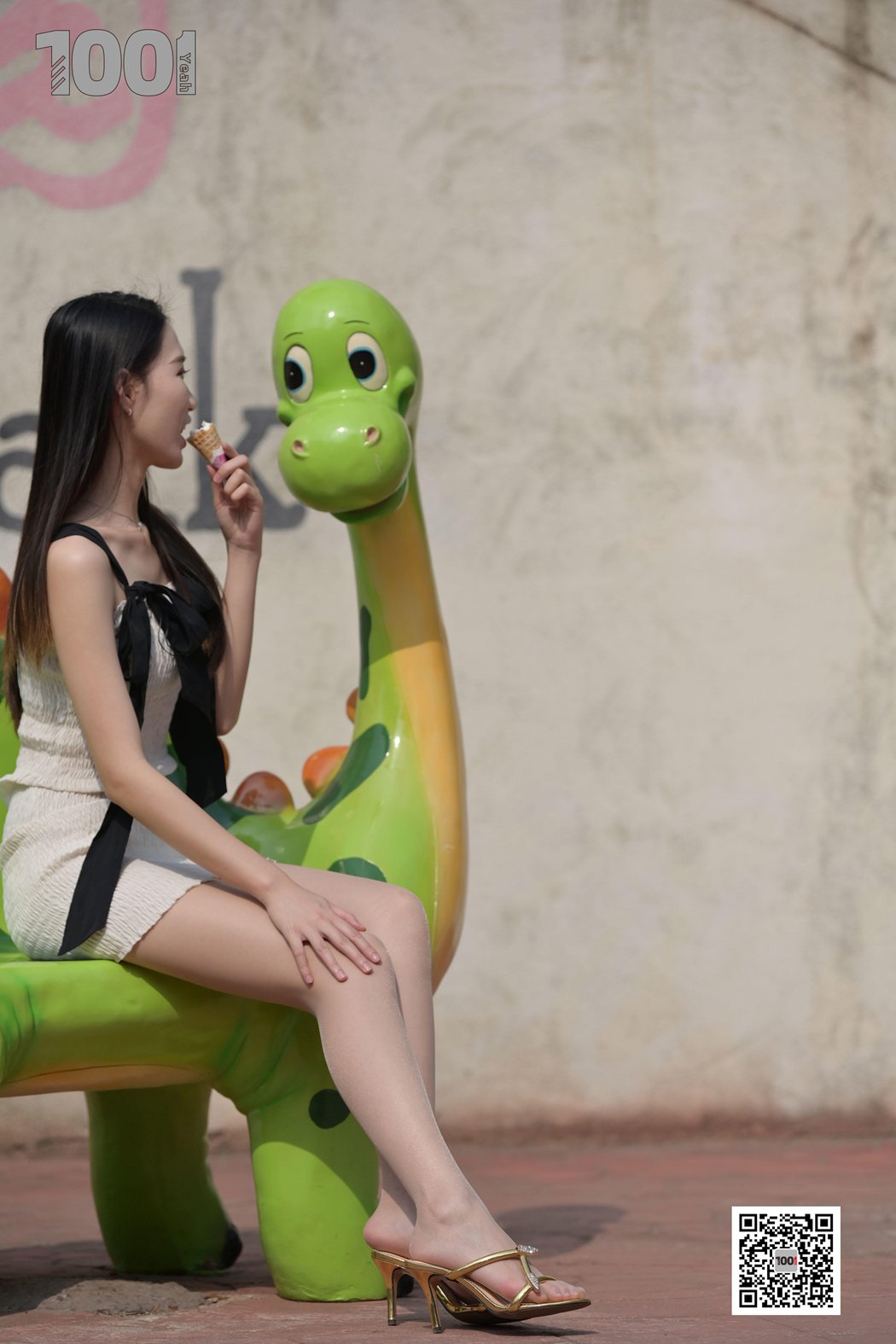 图片[20]-[IESS异思趣向] 一千零一夜 NO.102 腿腿《妈妈，那个姐姐有冰淇淋3》在线浏览 – 速更版-美库