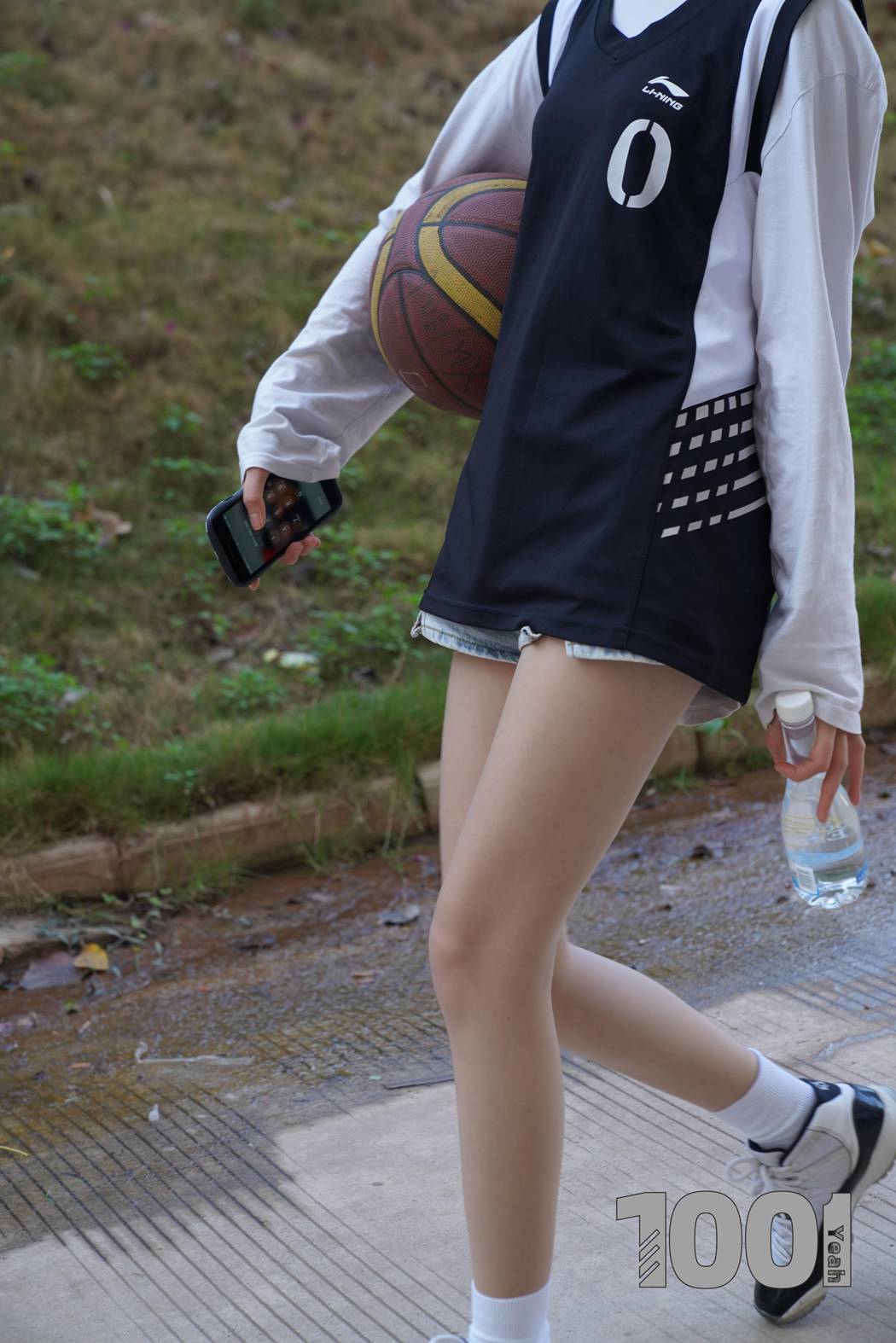 图片[16]-[IESS异思趣向] 一千零一夜 NO.105 草莓《陪女朋友打篮球1》在线浏览 – 速更版-美库