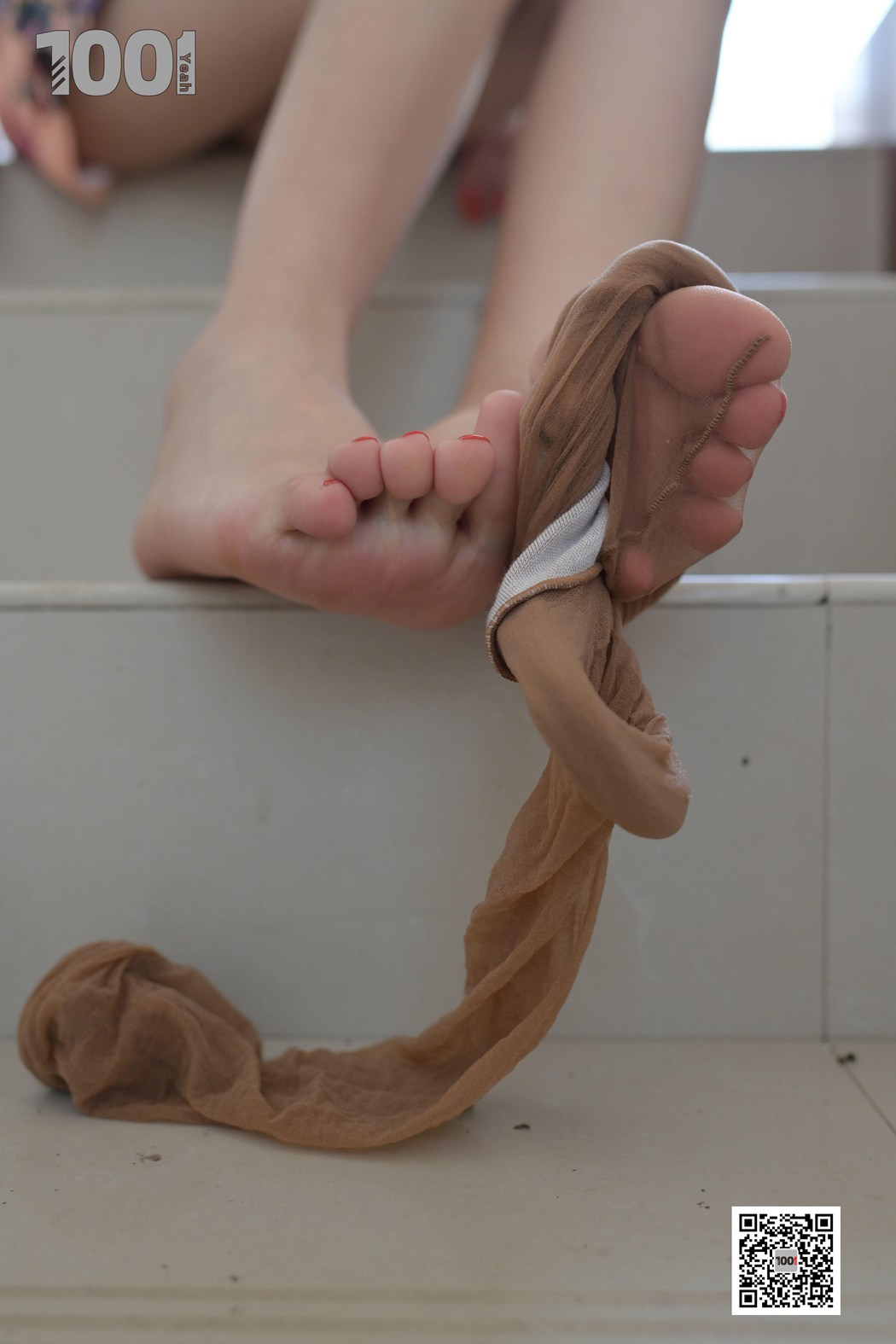 图片[32]-[IESS异思趣向] 一千零一夜 NO.124 西瓜《楼梯一角3》在线浏览 – 速更版-美库