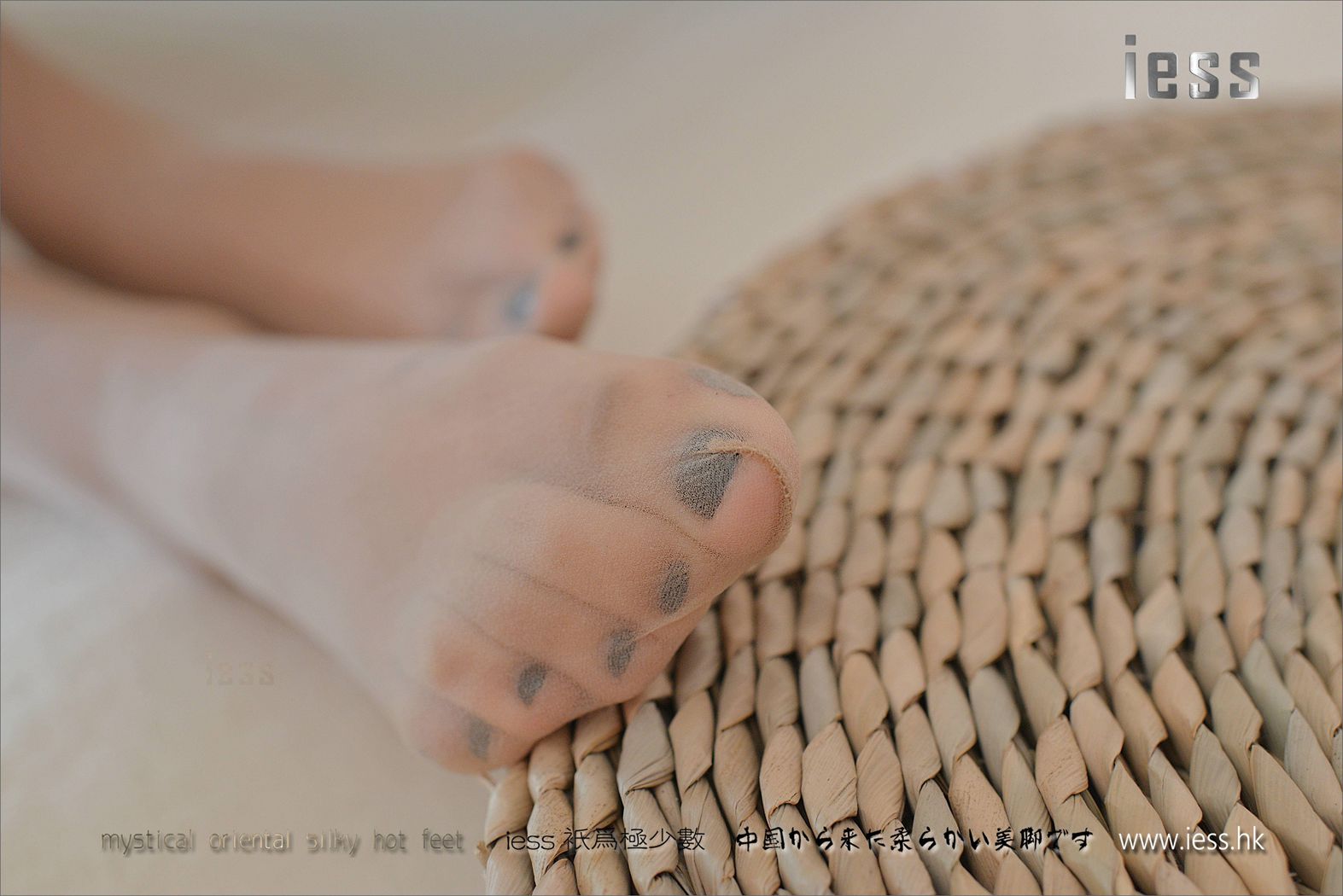 图片[26]-[IESS异思趣向] 2017.05.14 丝享家004：《肉色长（蚕）丝》小C 在线浏览 – 速更版-美库