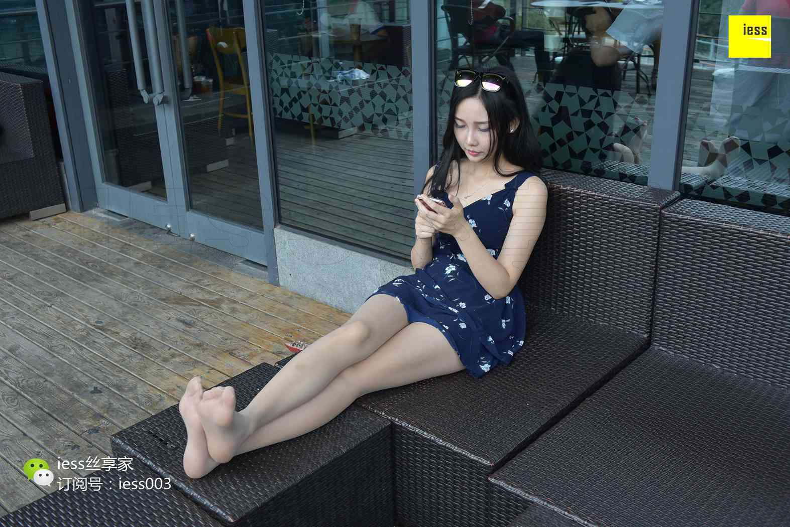 图片[70]-[IESS异思趣向] 2017.07.14 丝享家022：《嘿！在星巴克晒太阳的姑娘》欣欣 在线浏览 – 速更版-美库