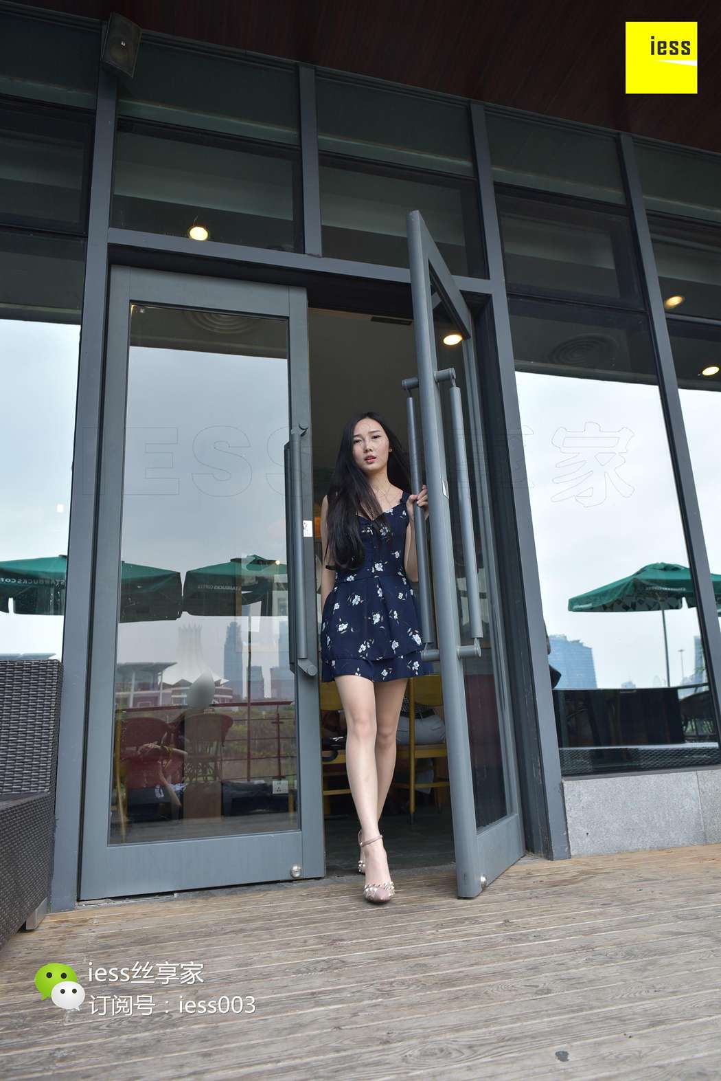 图片[3]-[IESS异思趣向] 2017.07.14 丝享家022：《嘿！在星巴克晒太阳的姑娘》欣欣 在线浏览 – 速更版-美库