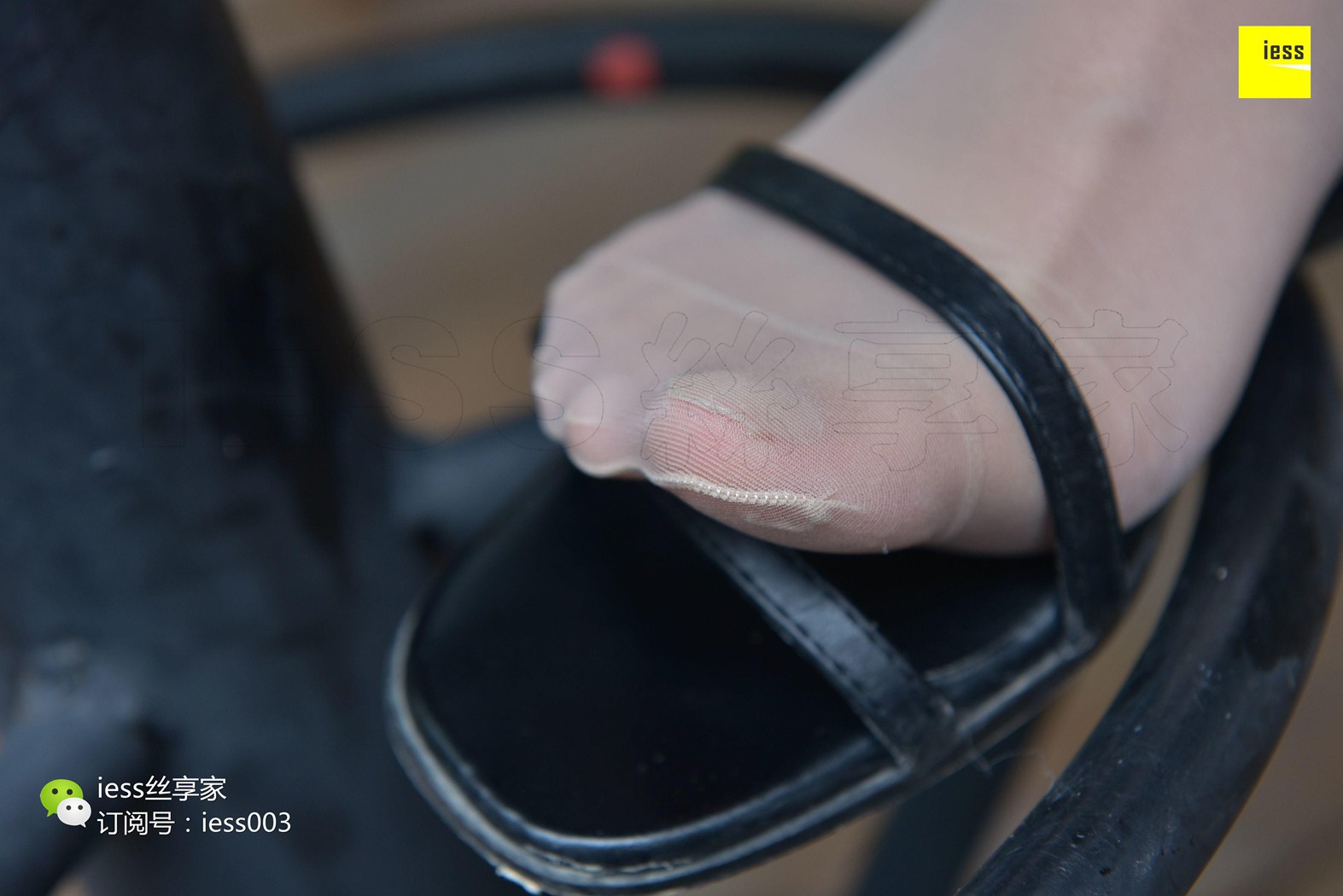 图片[98]-[IESS异思趣向] 2017.08.01 丝享家033：《咬一口水晶玉足》婉萍 在线浏览 – 速更版-美库