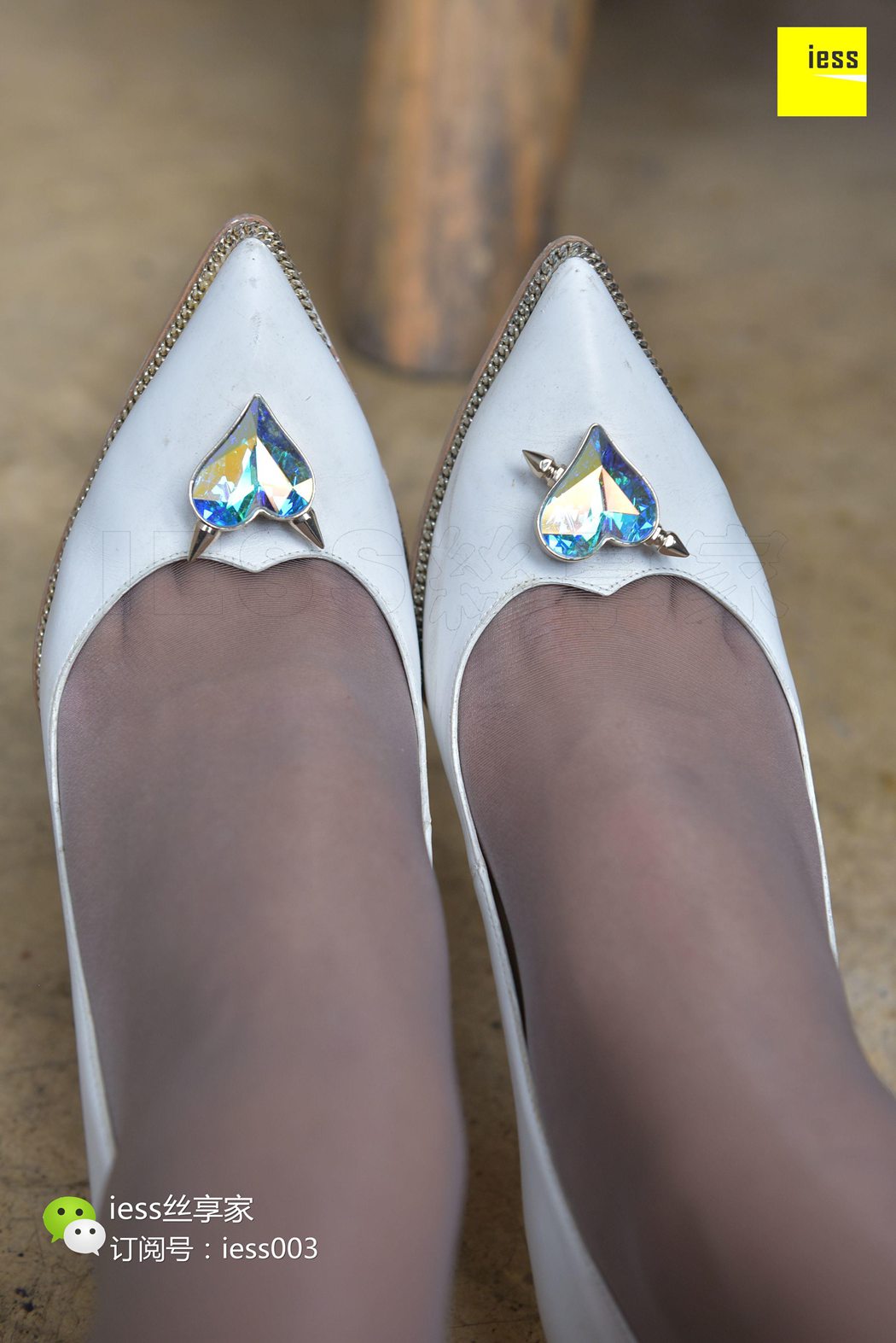 图片[32]-[IESS异思趣向] 2017.09.12 丝享家063：《姑娘你的裙子好短》小雪 在线浏览 – 速更版-美库