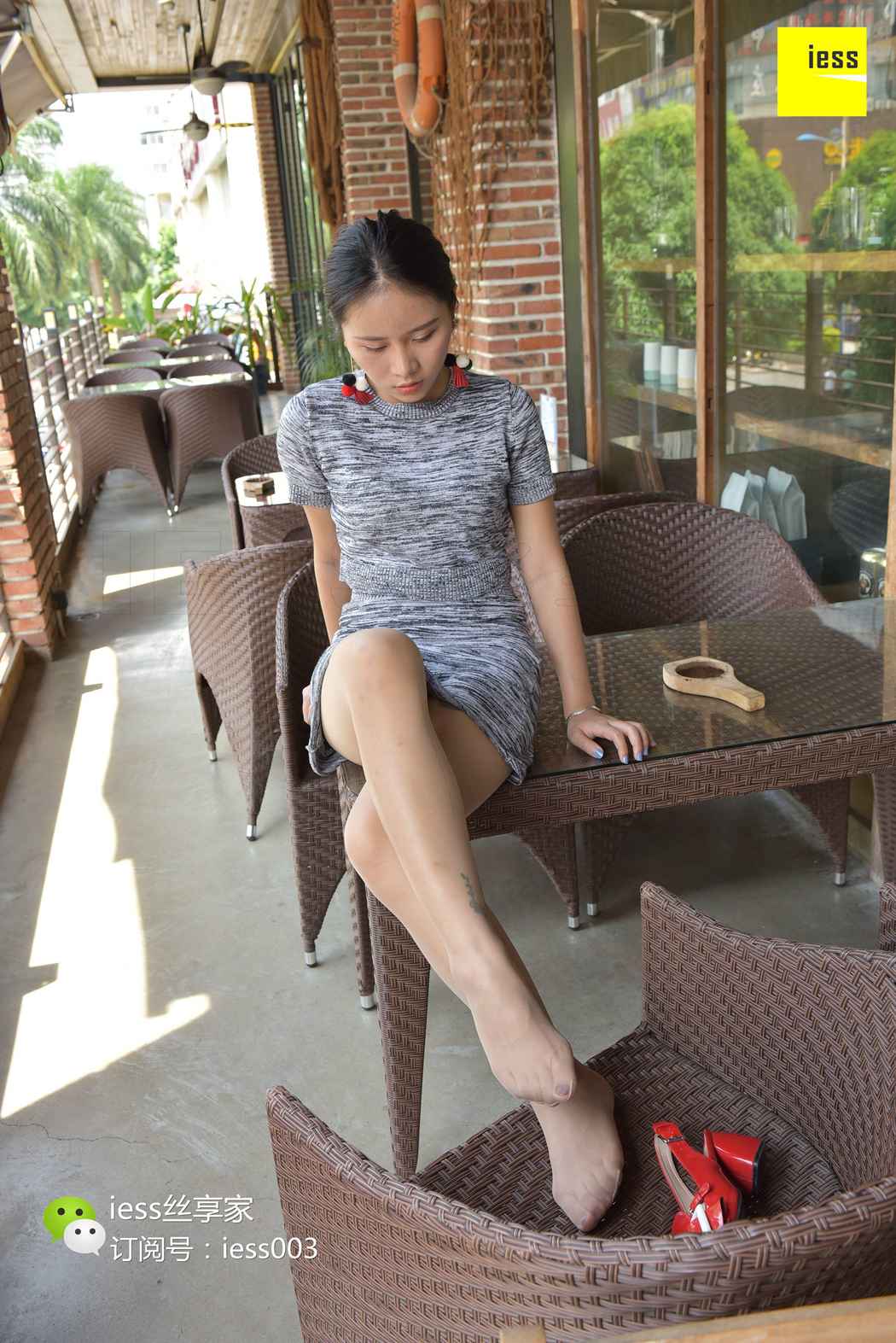 图片[78]-[IESS异思趣向] 2017.10.12 丝享家080：《从桌上到桌底视角》表妹 在线浏览 – 速更版-美库