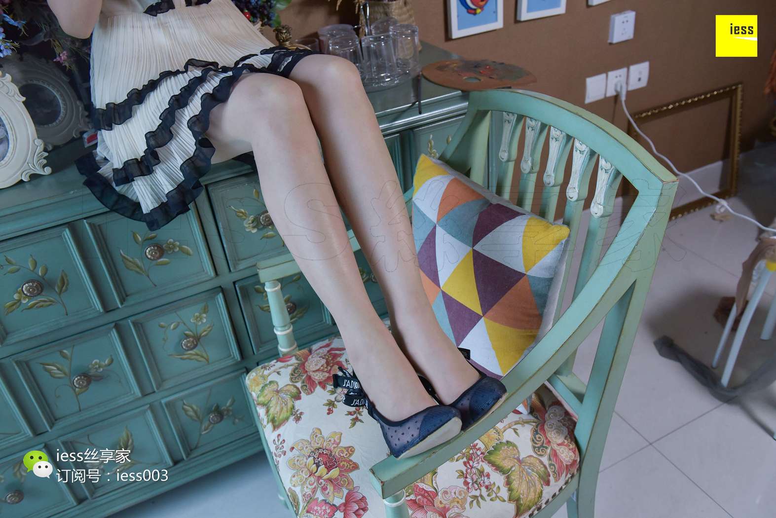 图片[26]-[IESS异思趣向] 2017.10.23 丝享家087：《肉丝波点性感高跟》君君 在线浏览 – 速更版-美库