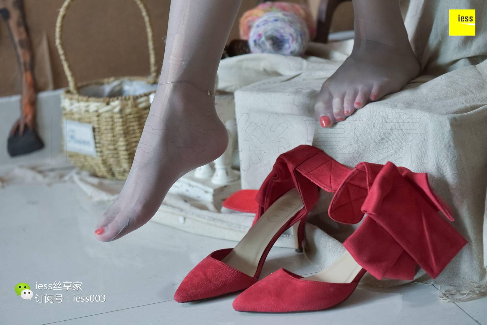 图片[59]-[IESS异思趣向] 2017.10.25 丝享家089：《玩弄破洞灰丝》秋秋 在线浏览 – 速更版-美库